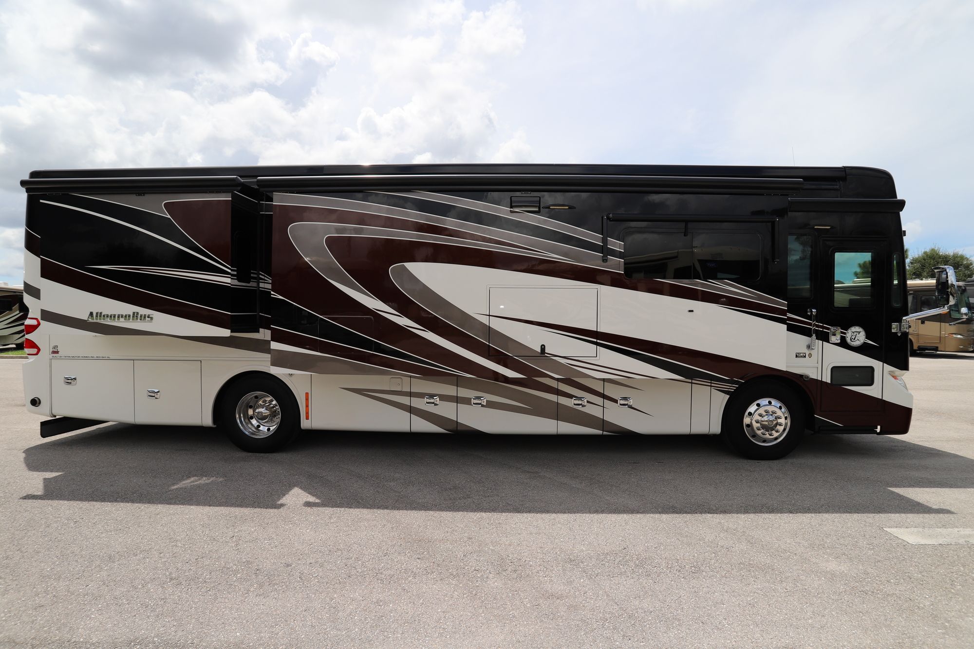 Used 2015 Tiffin Motor Homes Allegro Bus 37AP Class A  For Sale