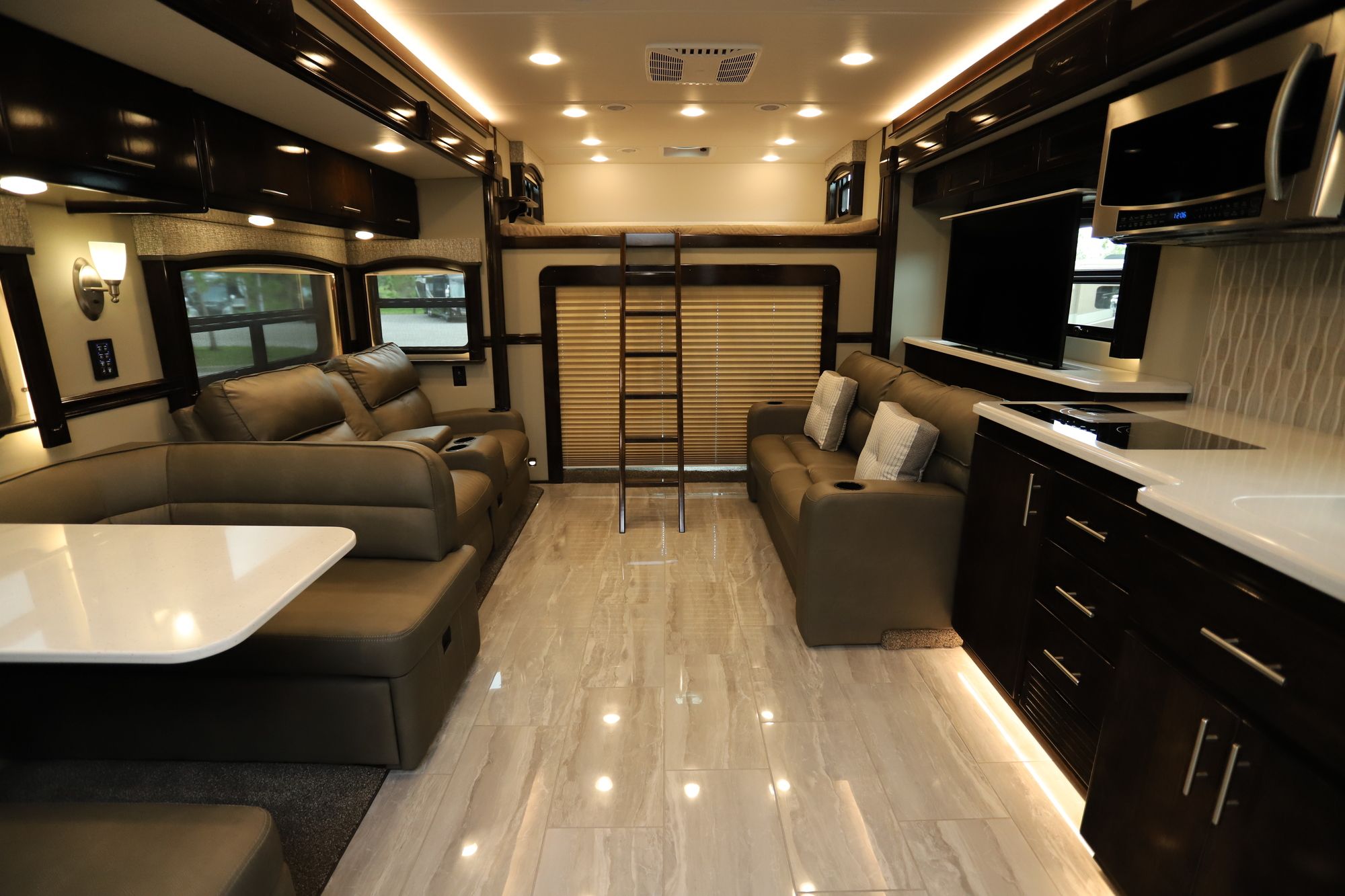 New 2021 Renegade Rv Classic 45CMR Super C  For Sale