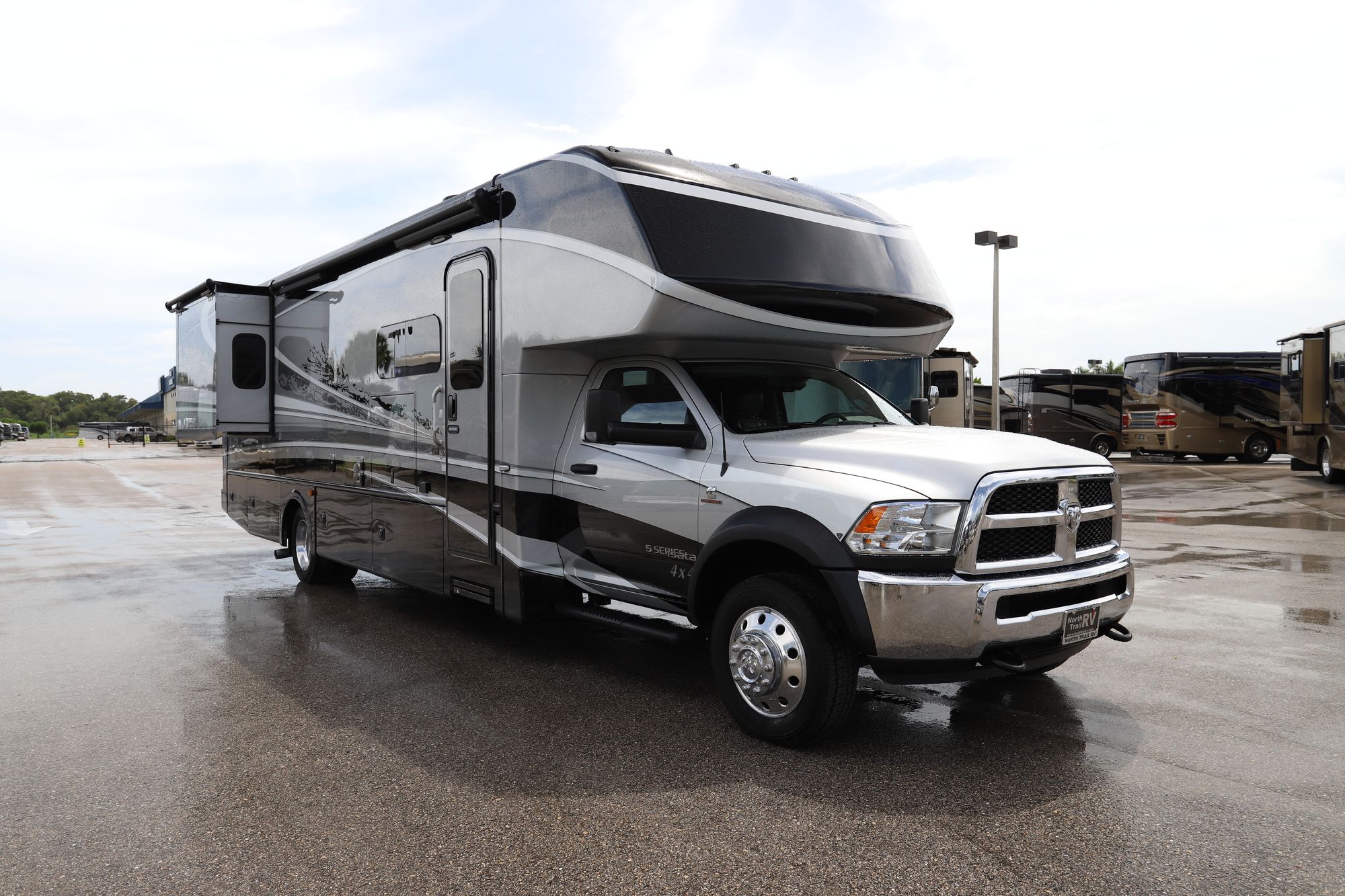 Used 2019 Dynamax Isata 5 36DSD 4X4 Class C  For Sale