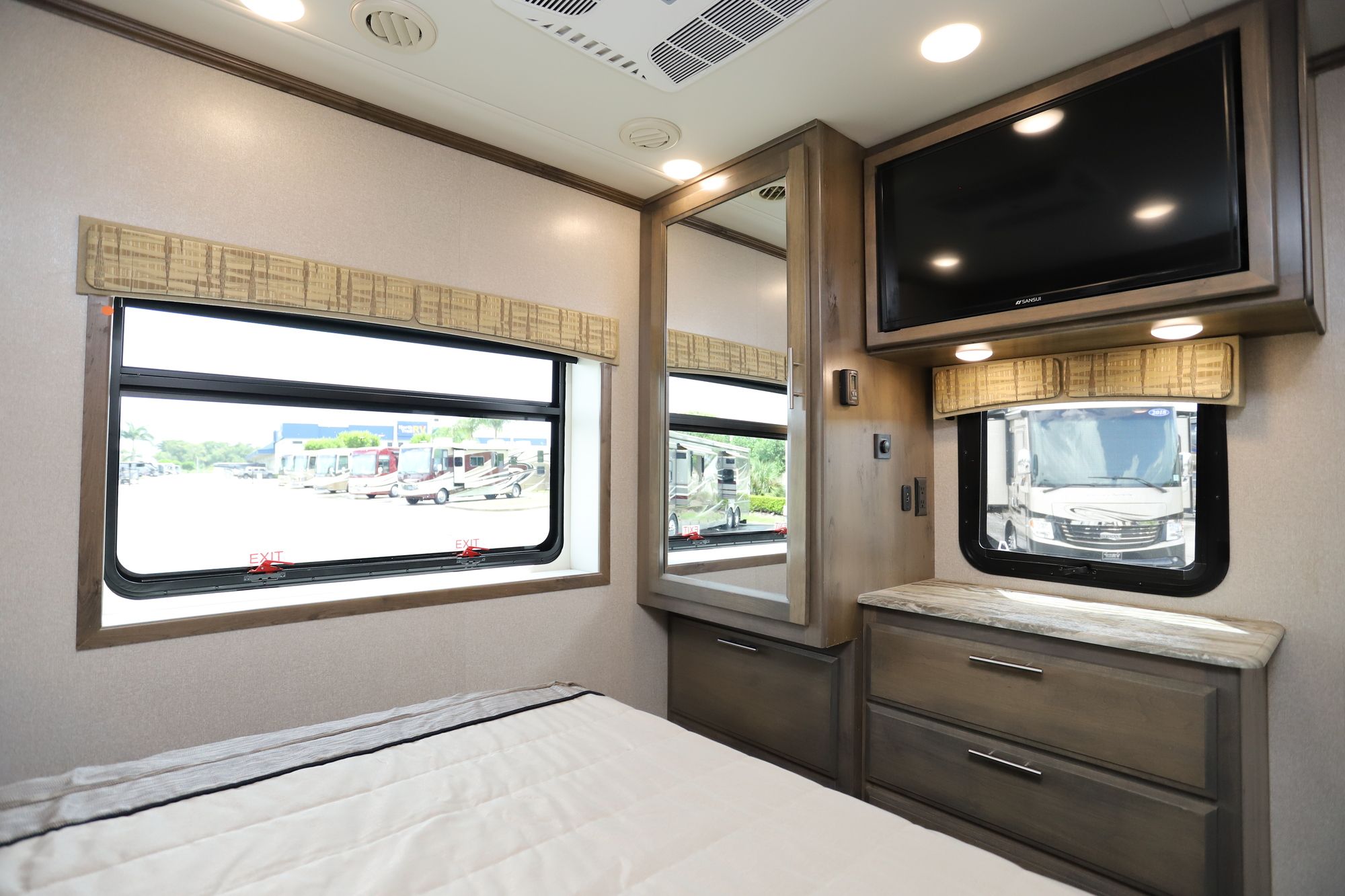 Used 2019 Dynamax Isata 5 36DSD 4X4 Class C  For Sale