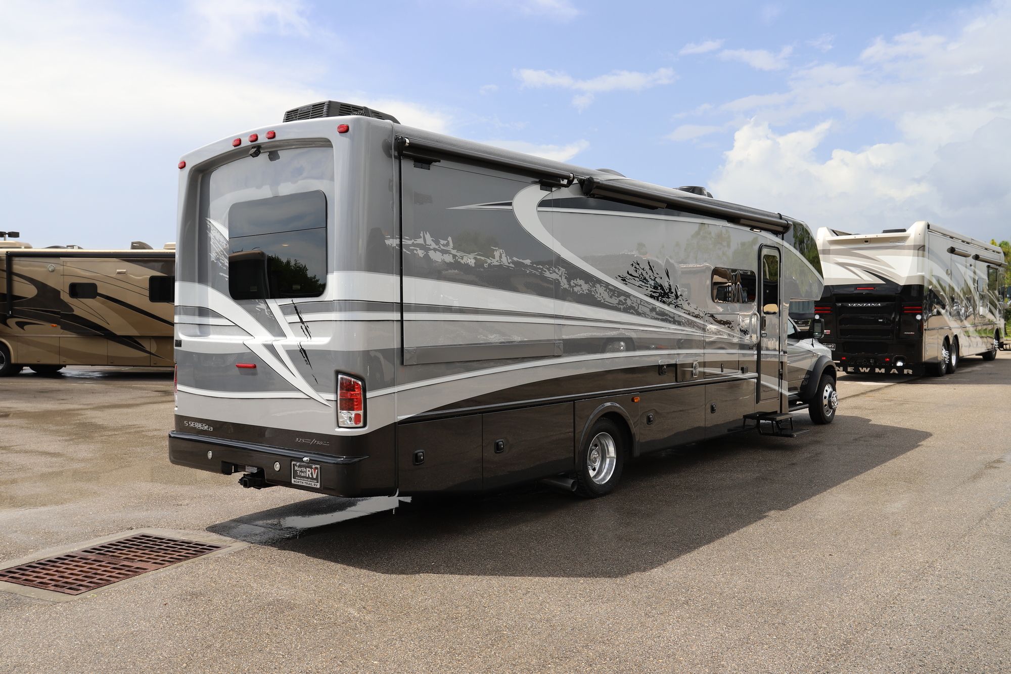 Used 2019 Dynamax Isata 5 36DSD 4X4 Class C  For Sale