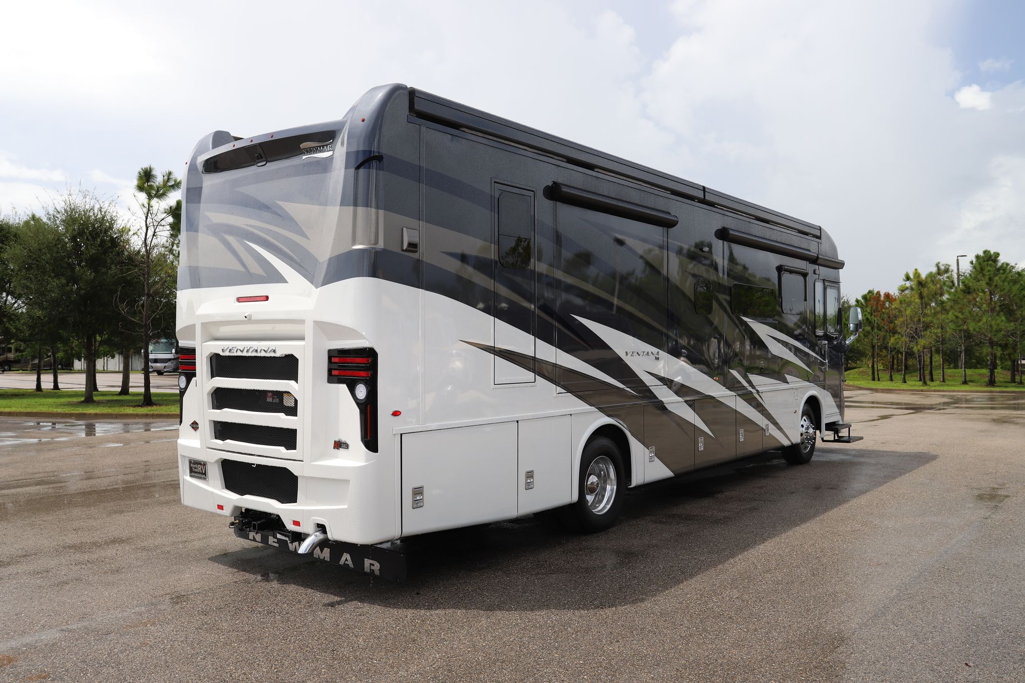 New 2021 Newmar Ventana 3709 Class A  For Sale