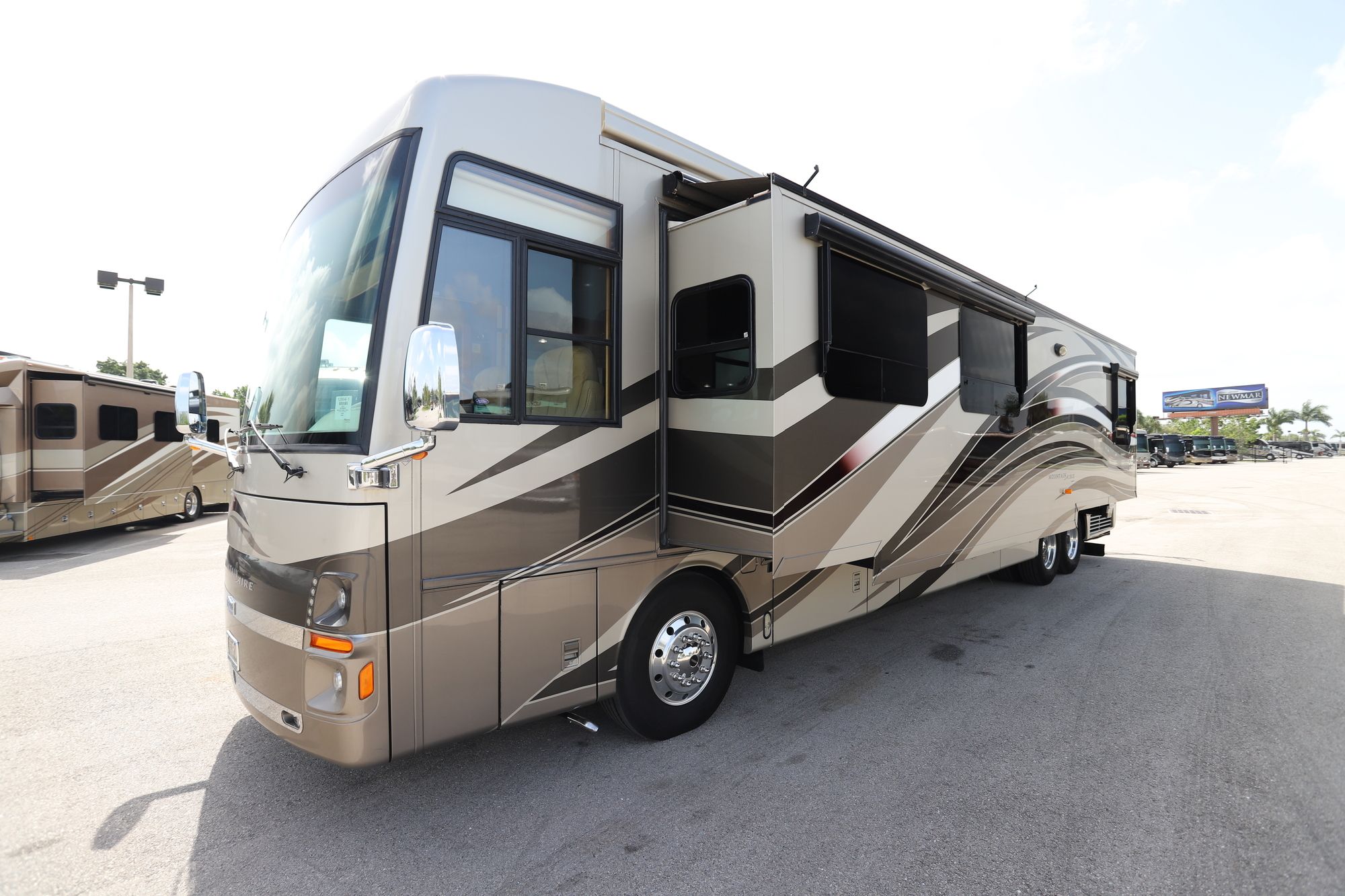 Used 2012 Newmar Mountain Aire 4344 Class A  For Sale