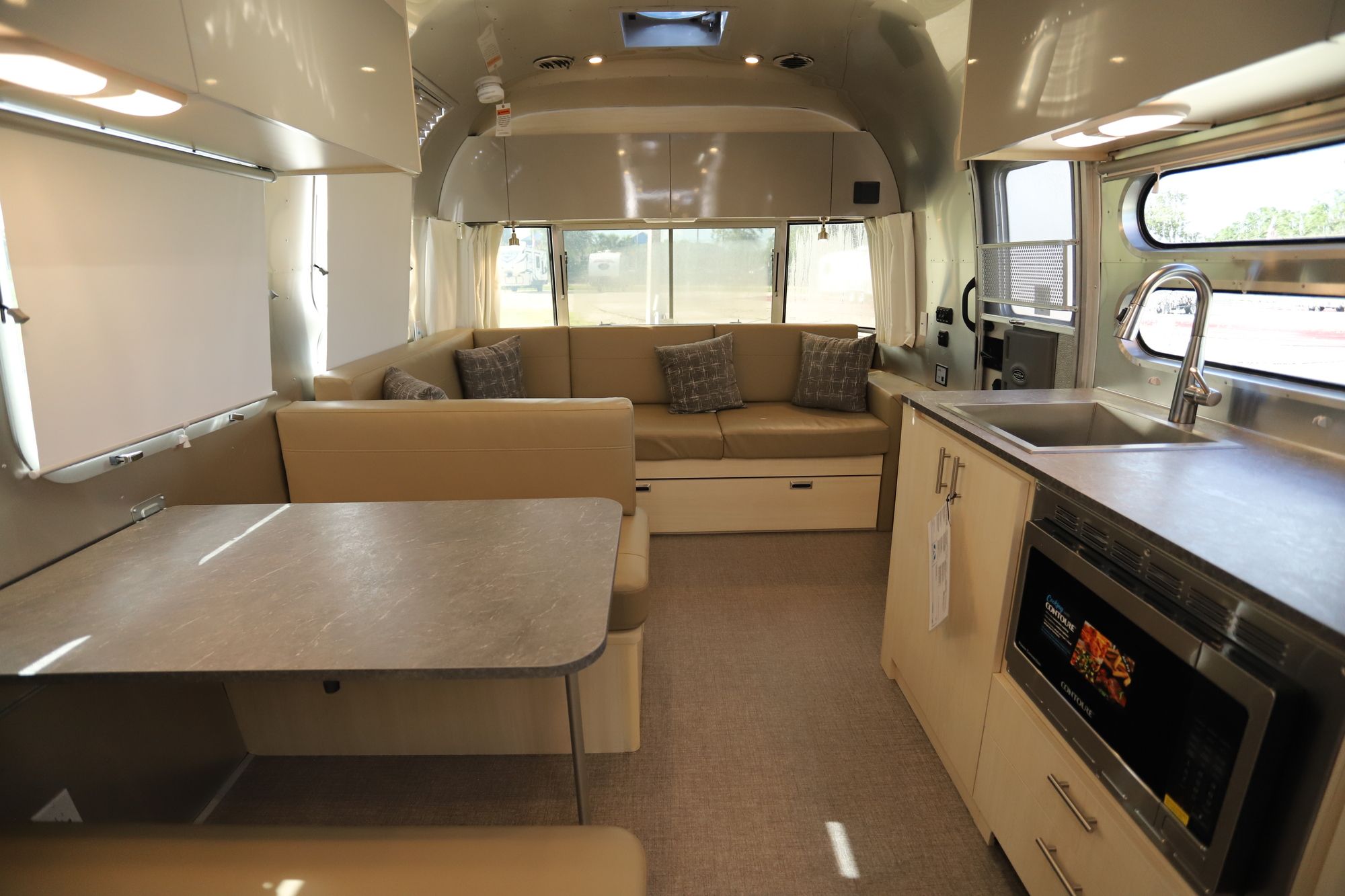 New 2021 Airstream Flying Cloud 30RB Travel Trailer  For Sale