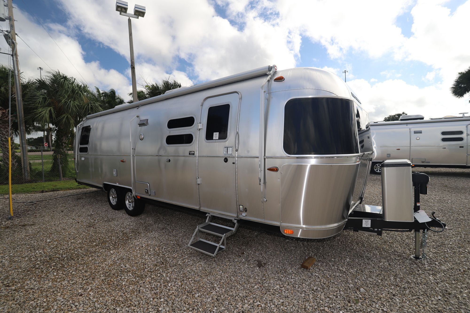 New 2021 Airstream Flying Cloud 30RB Travel Trailer  For Sale