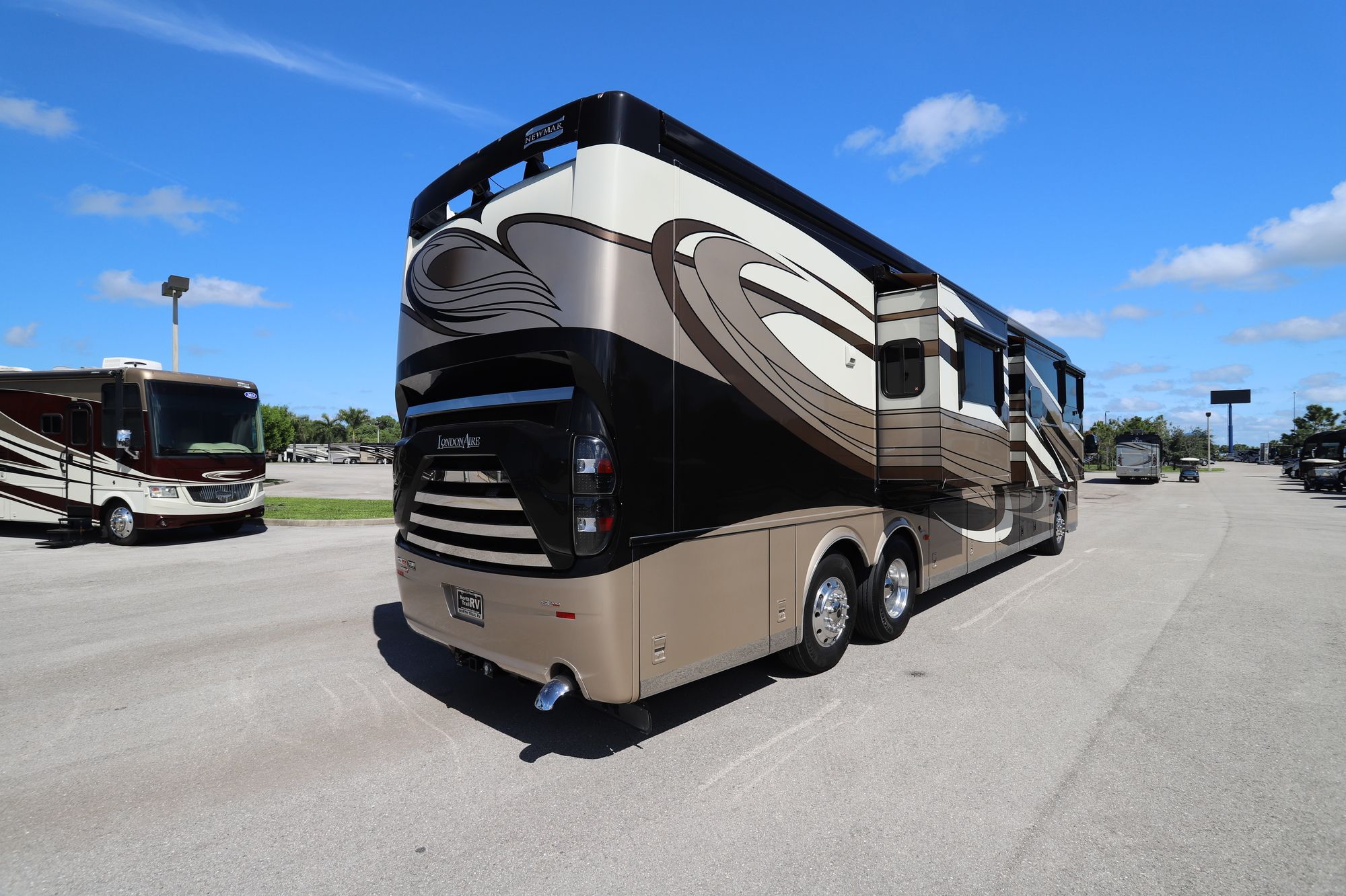 Used 2017 Newmar London Aire 4519 Class A  For Sale