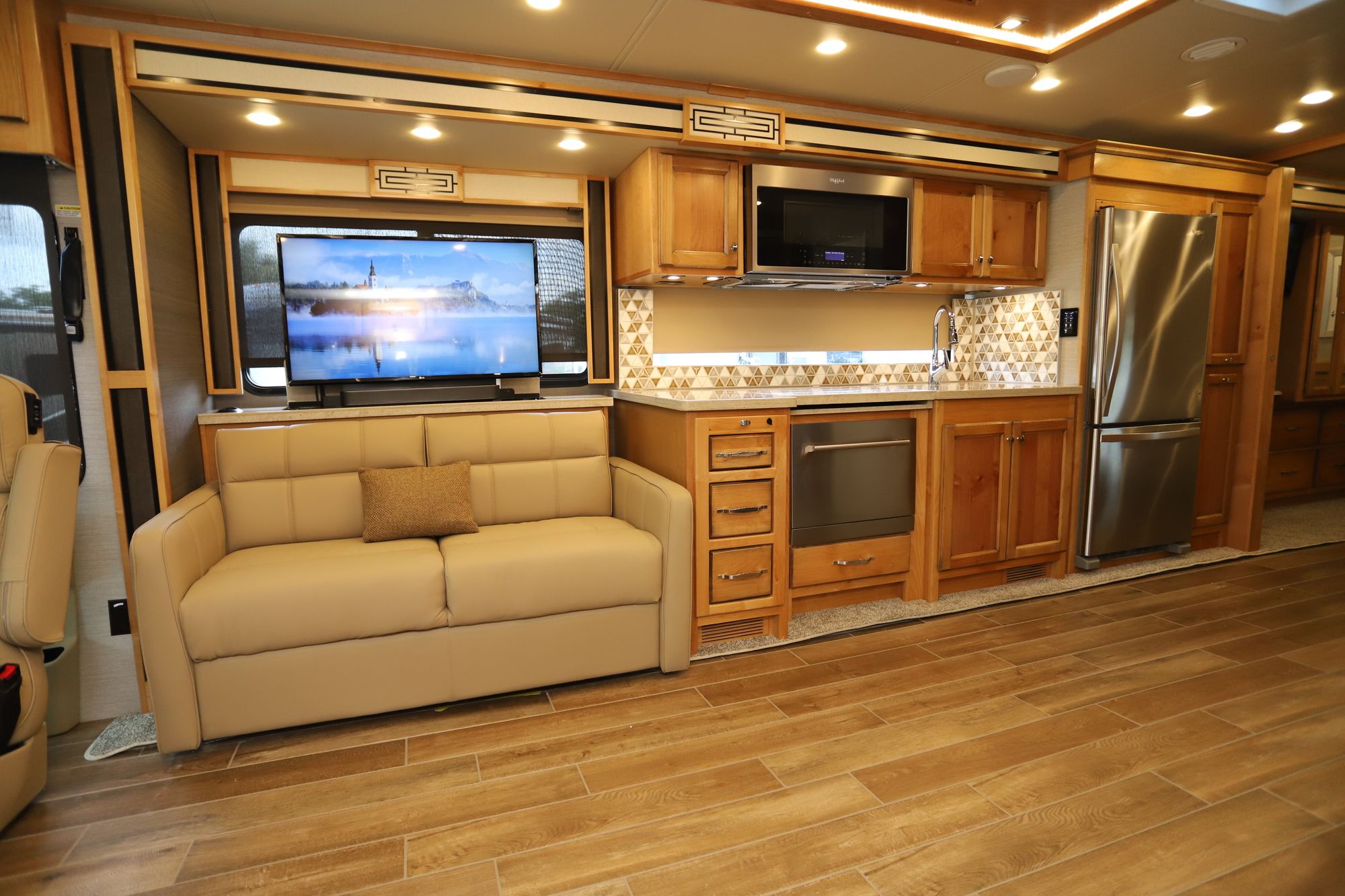 New 2021 Tiffin Motor Homes Allegro Red 37BA Class A  For Sale