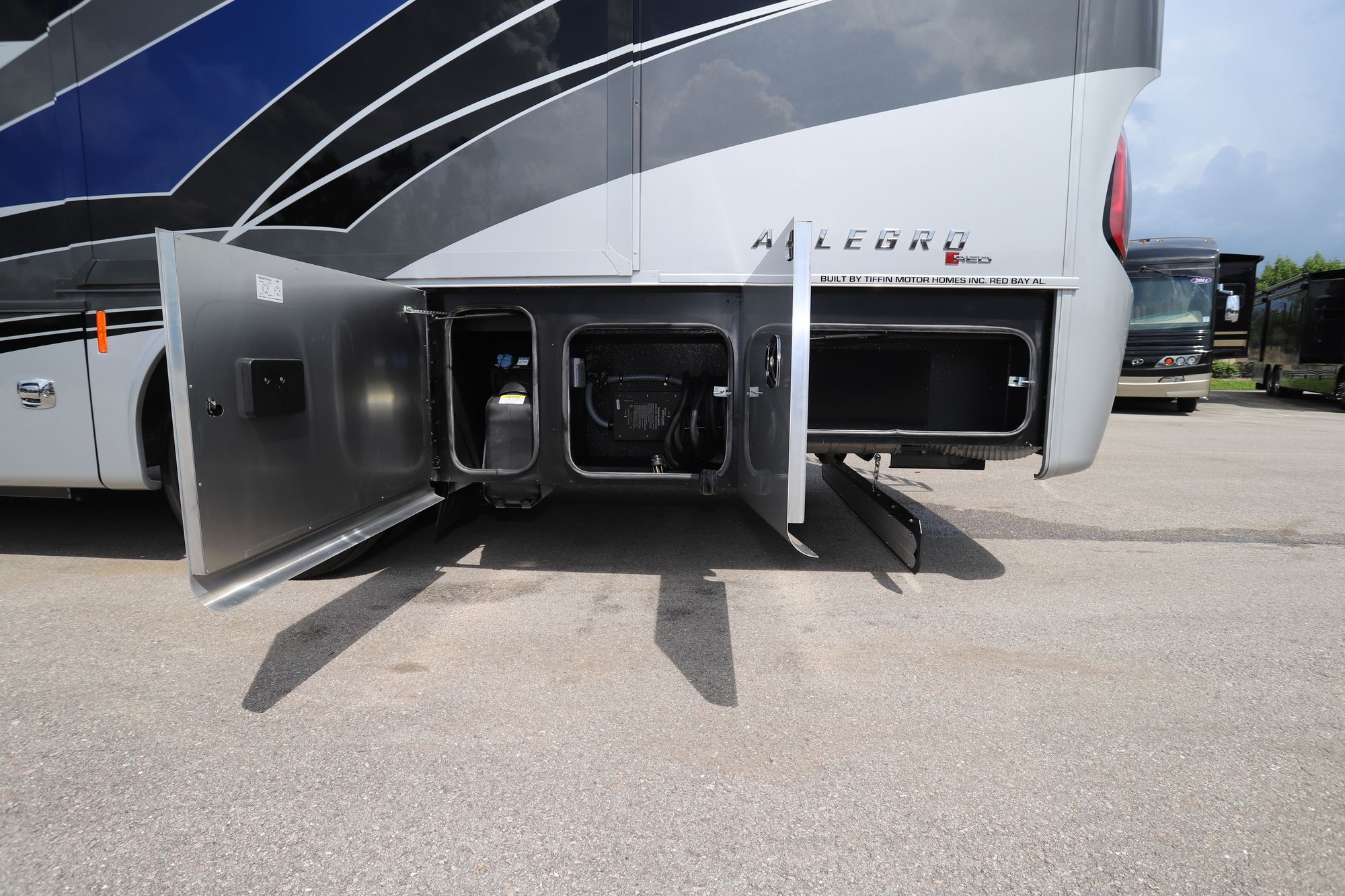 New 2021 Tiffin Motor Homes Allegro Red 37BA Class A  For Sale