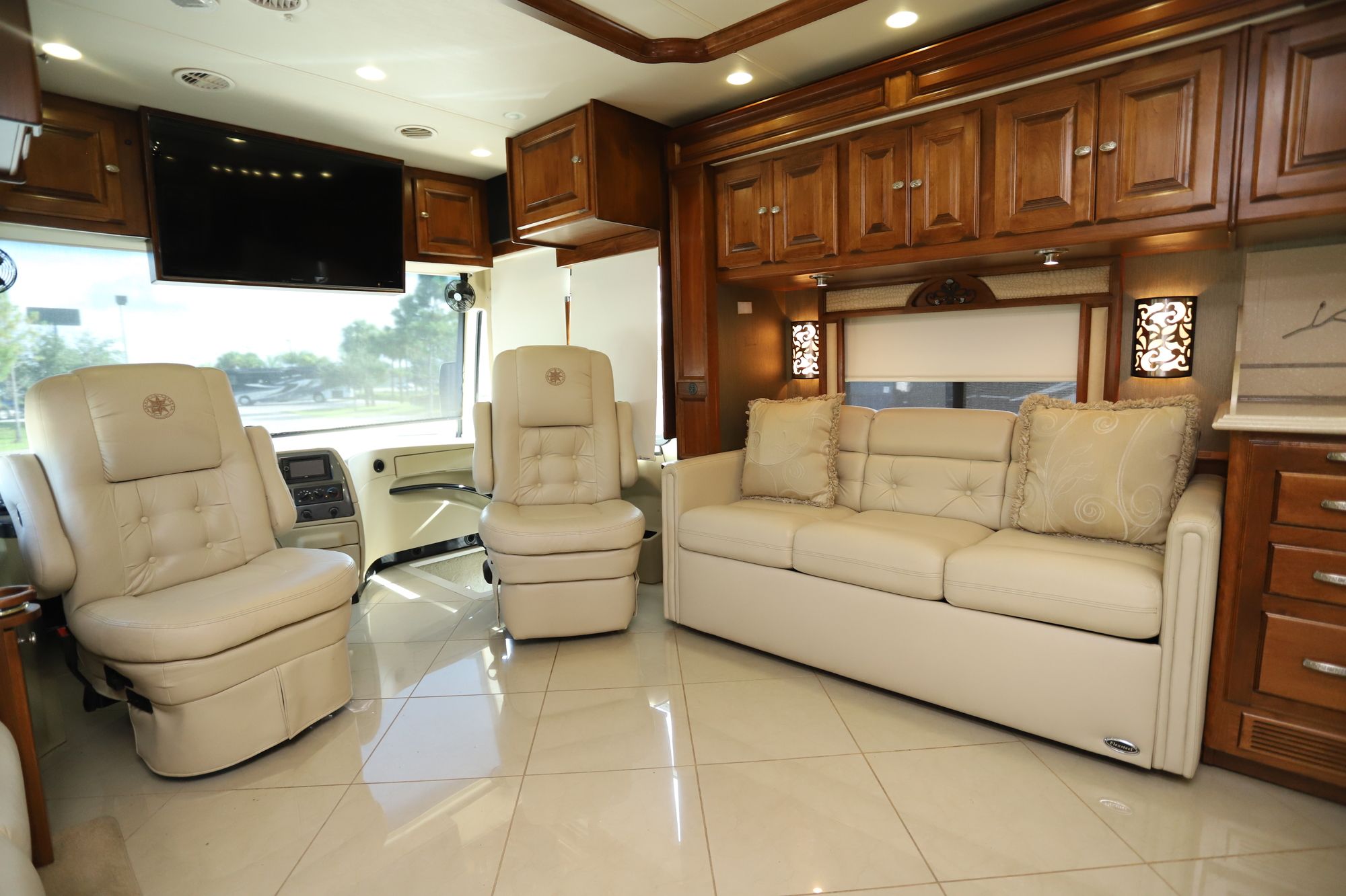 Used 2013 Tiffin Motor Homes Phaeton 40QBH Class A  For Sale