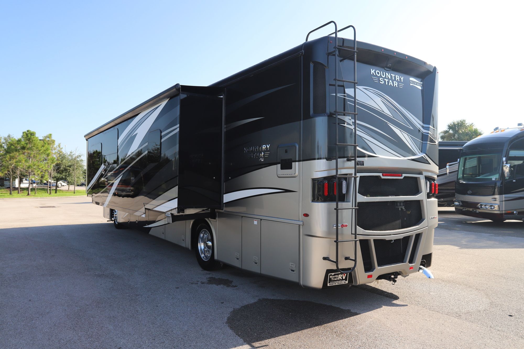 New 2021 Newmar Kountry Star 4037 Class A  For Sale