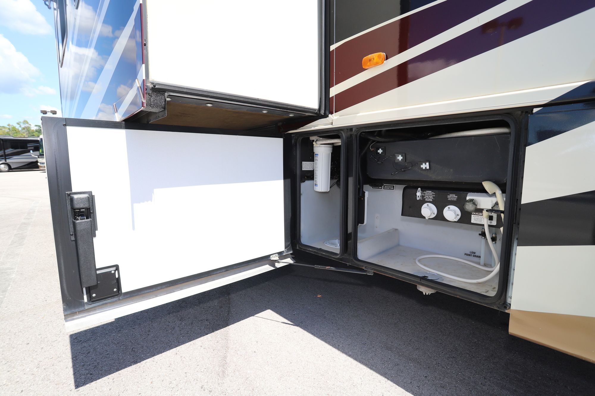 Used 2014 Newmar Canyon Star 3920 TOY HAULER Class A  For Sale