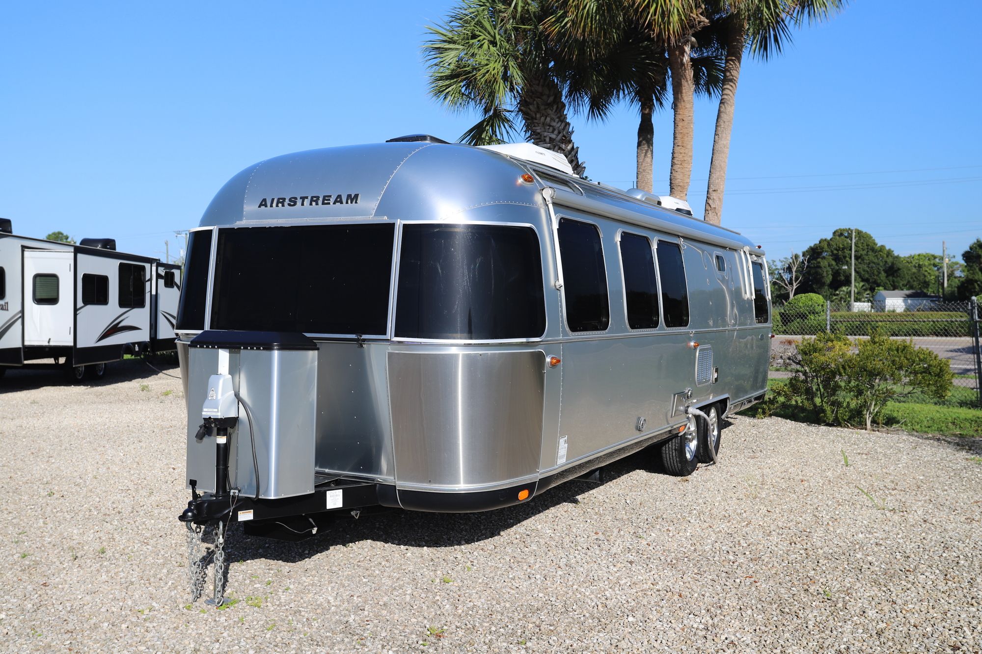 Used 2018 Airstream Classic 30RB Travel Trailer  For Sale