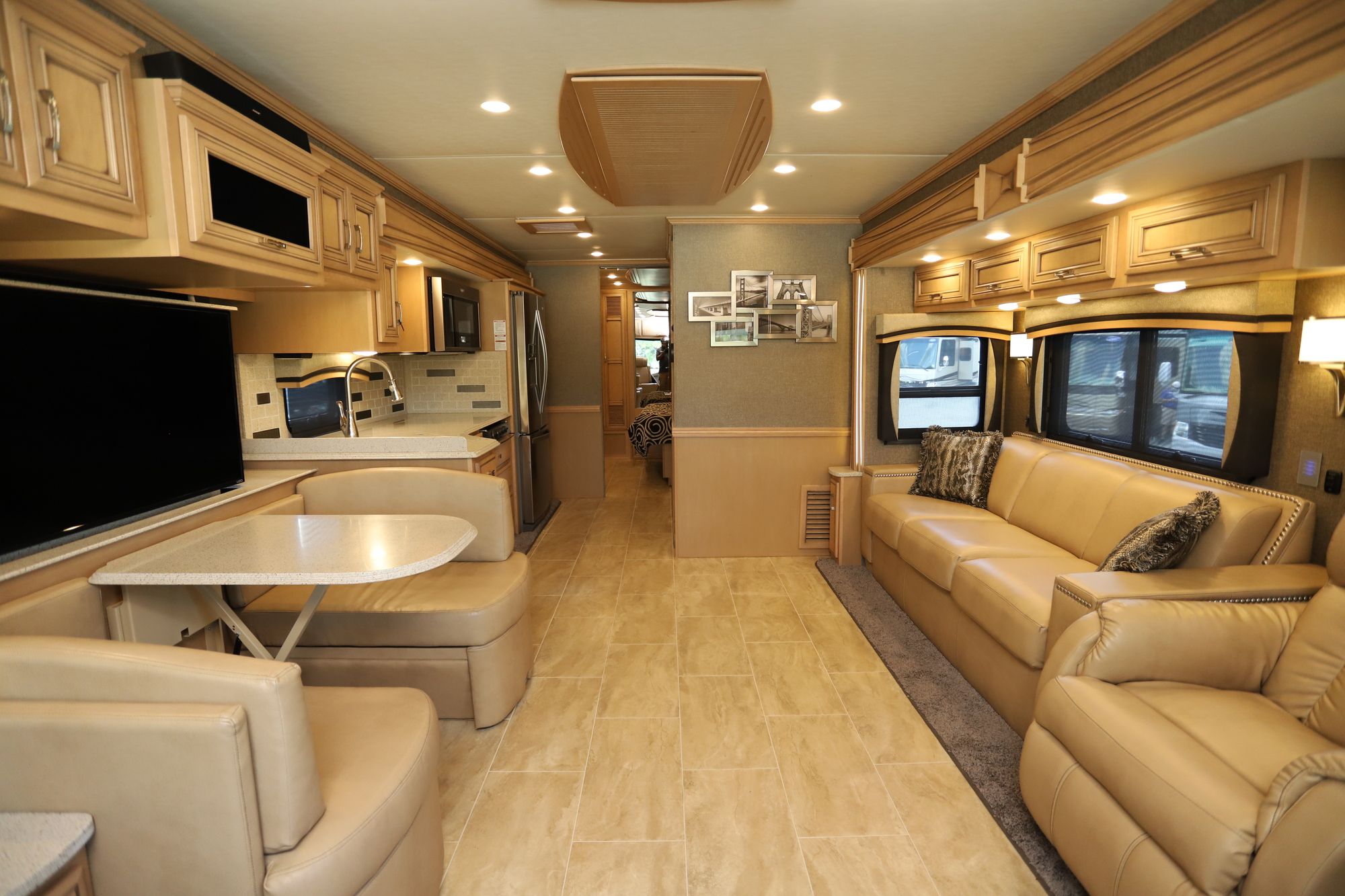 New 2019 Newmar Ventana Le 3412 Class A  For Sale