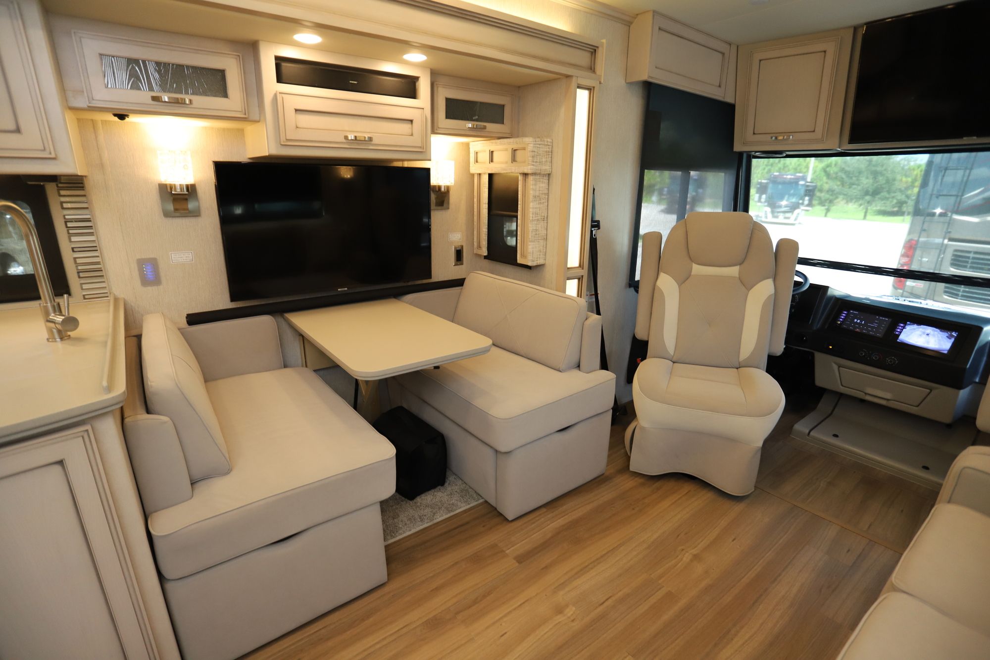 New 2021 Newmar Canyon Star 3927 Class A  For Sale