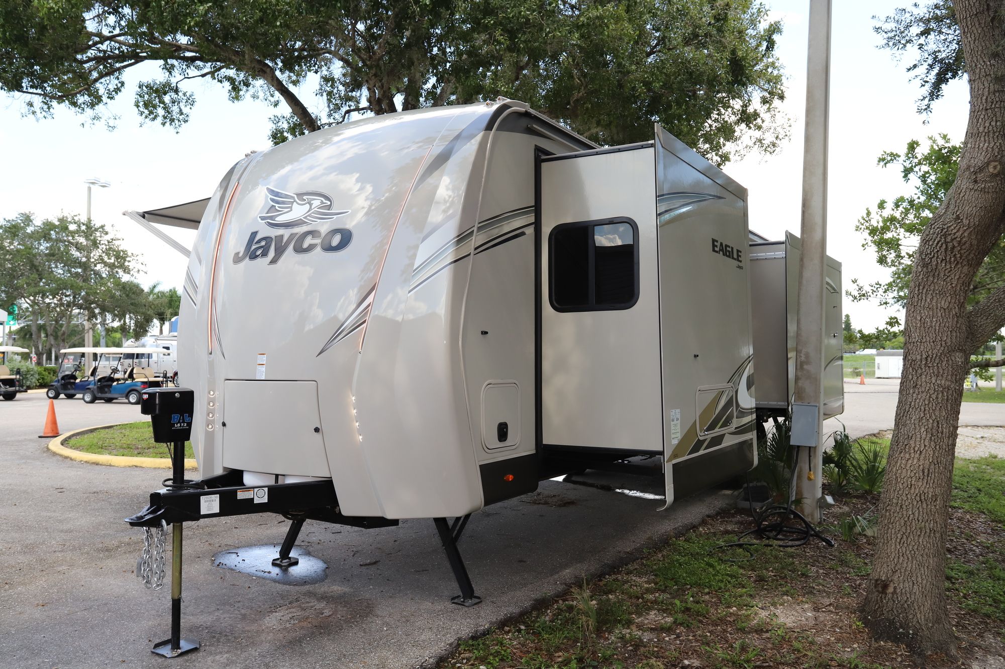 Used 2019 Jayco Eagle 330RSTS Travel Trailer  For Sale