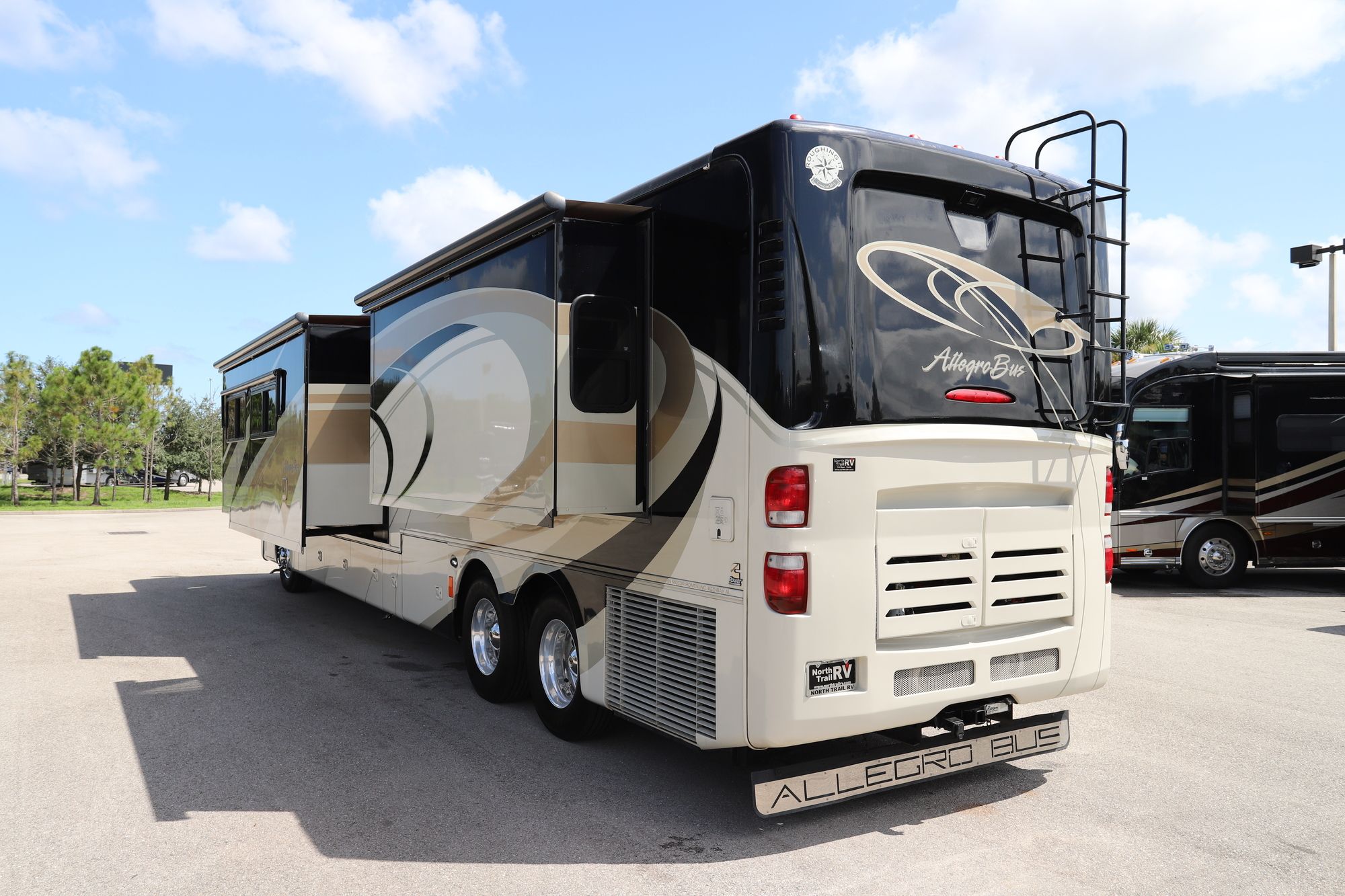 Used 2009 Tiffin Motor Homes Allegro Bus 43QRP Class A  For Sale