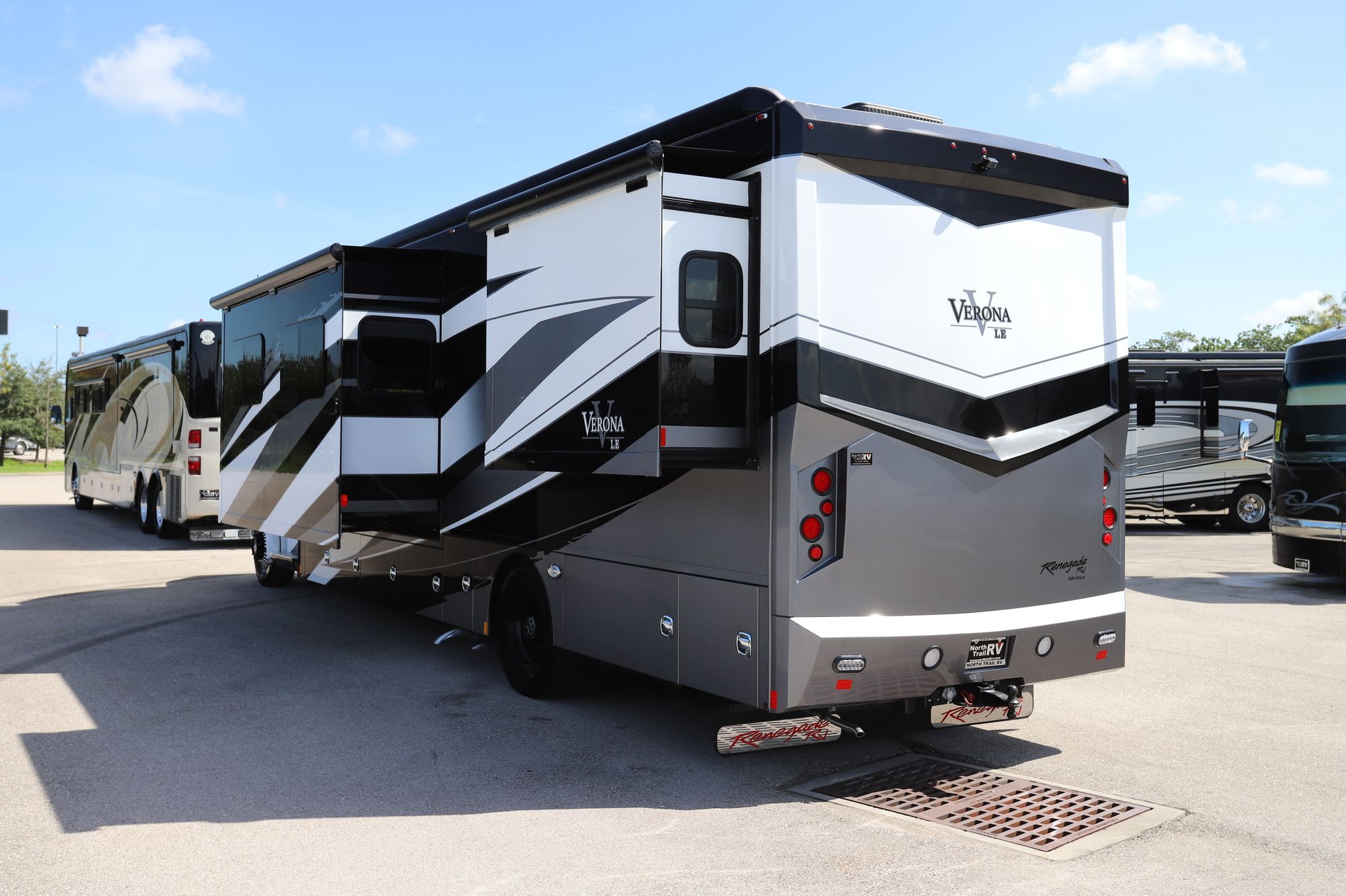 New 2021 Renegade Rv Verona Le 38LDG Super C  For Sale