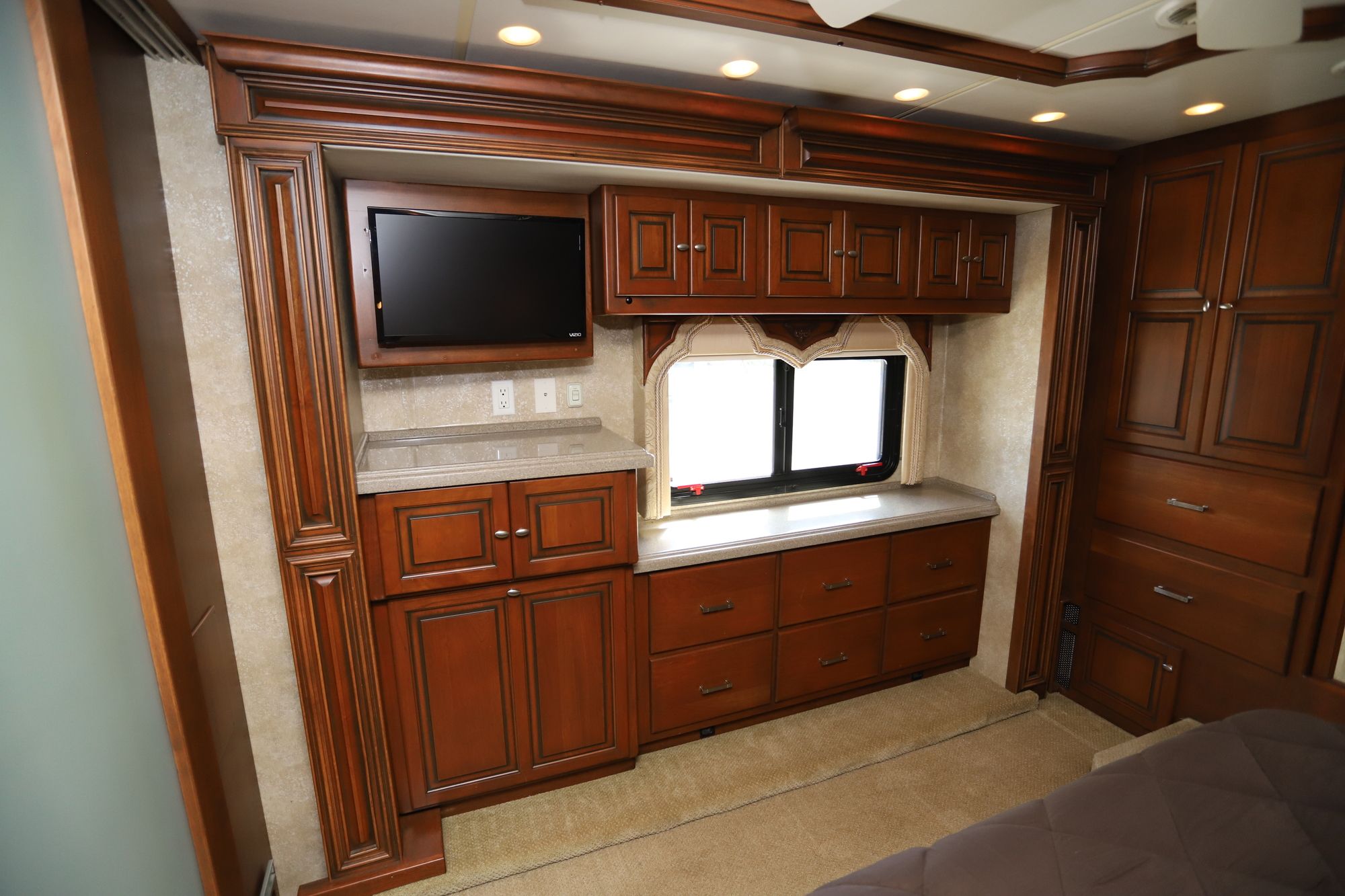 Used 2009 Tiffin Motor Homes Allegro Bus 43QRP Class A  For Sale