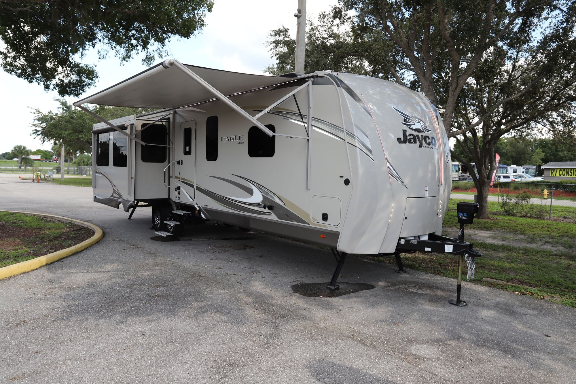 Used 2019 Jayco Eagle 330RSTS Travel Trailer  For Sale