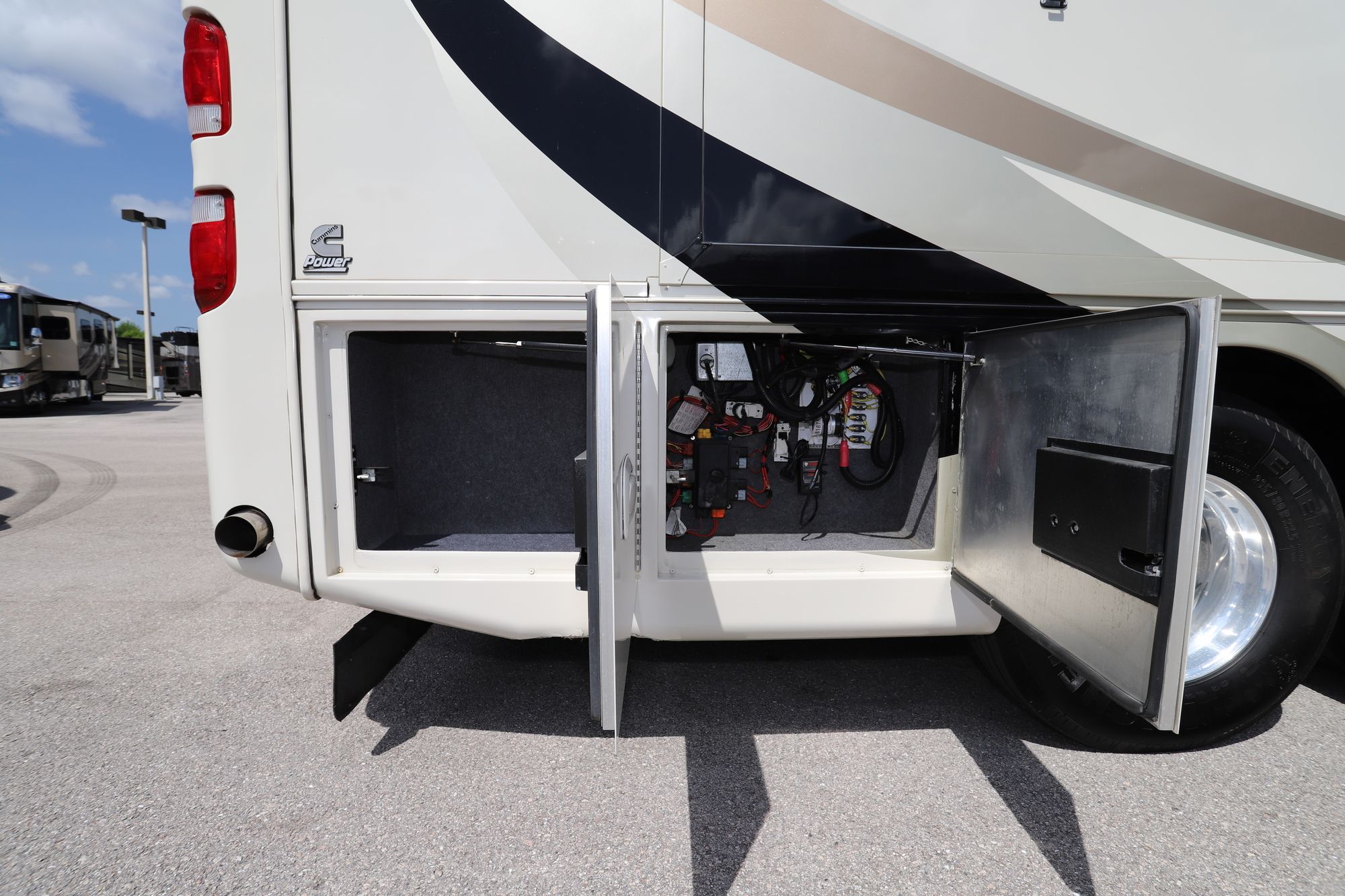 Used 2009 Tiffin Motor Homes Allegro Bus 43QRP Class A  For Sale