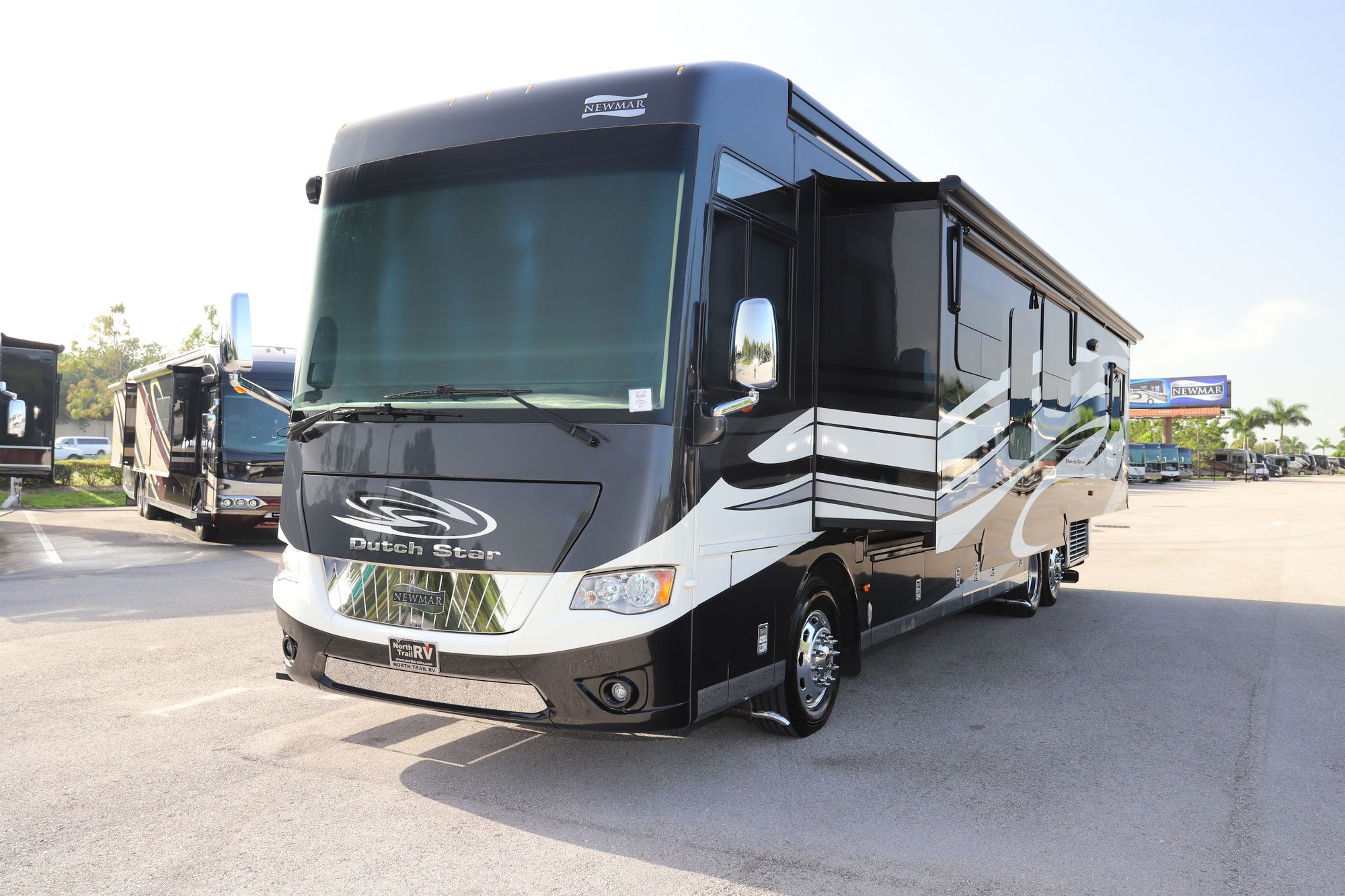 Used 2016 Newmar Dutch Star 4018 Class A  For Sale