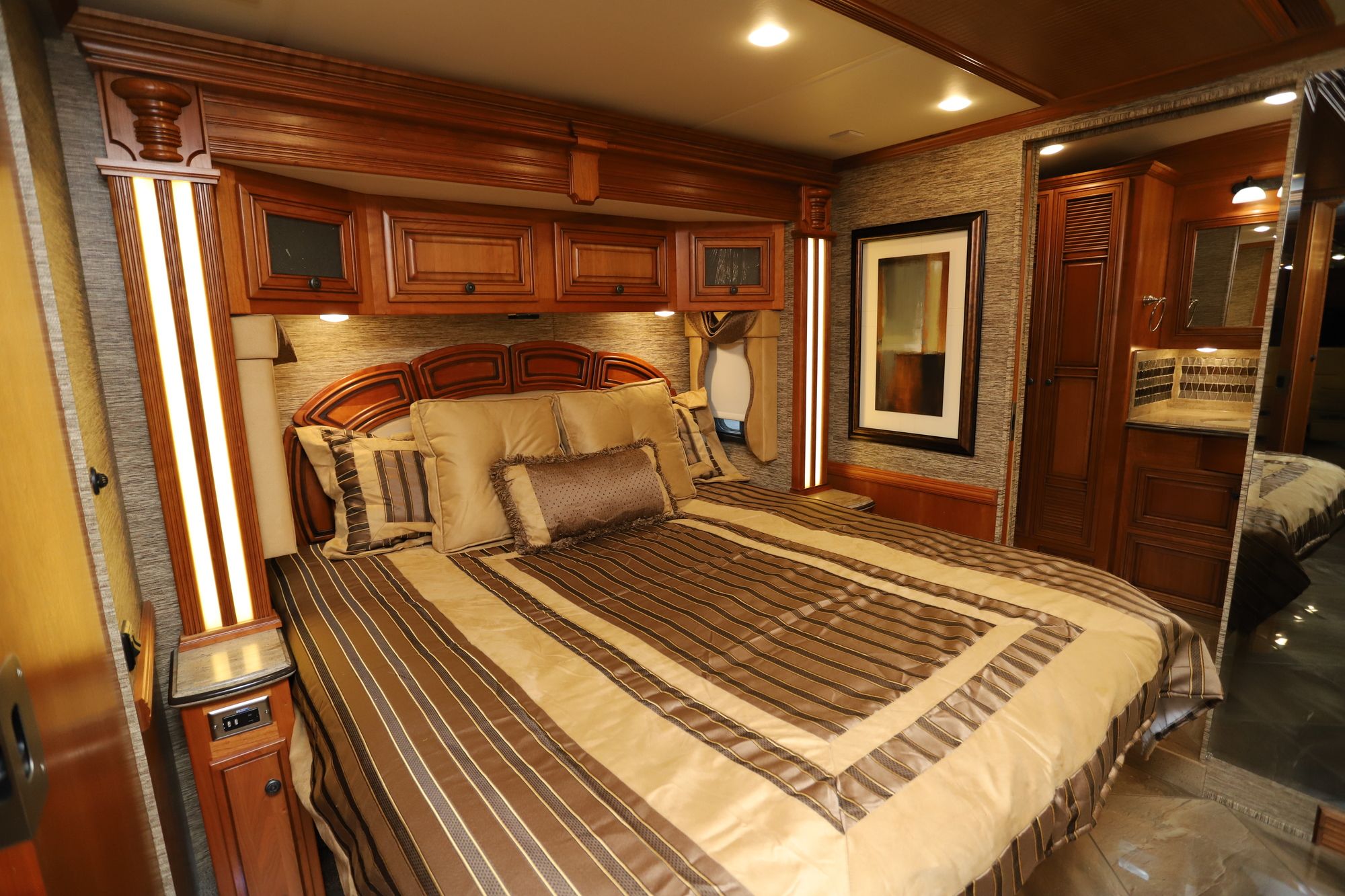Used 2016 Newmar Dutch Star 4018 Class A  For Sale