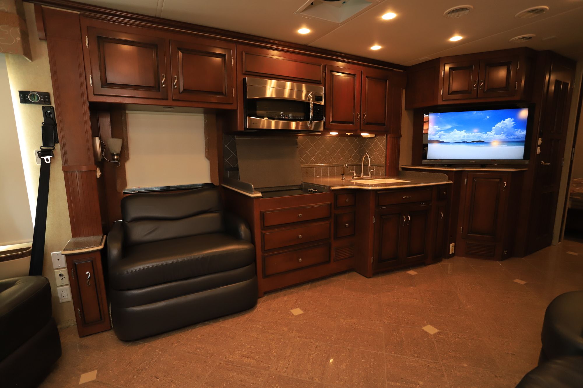 Used 2011 Newmar Ventana 3962 Class A  For Sale