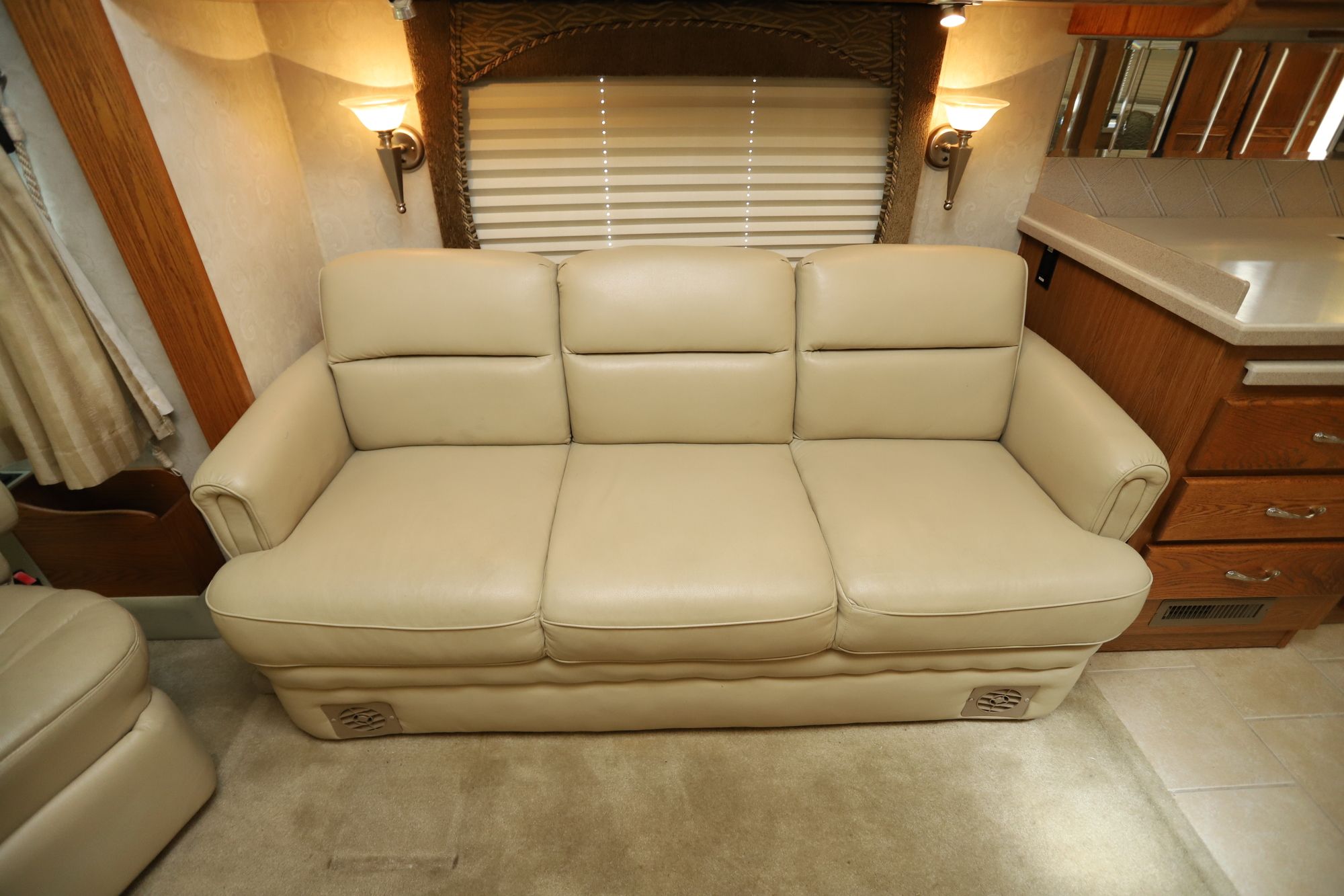 Used 2020 Tiffin Motor Homes Wayfarer 25QW Class C  For Sale