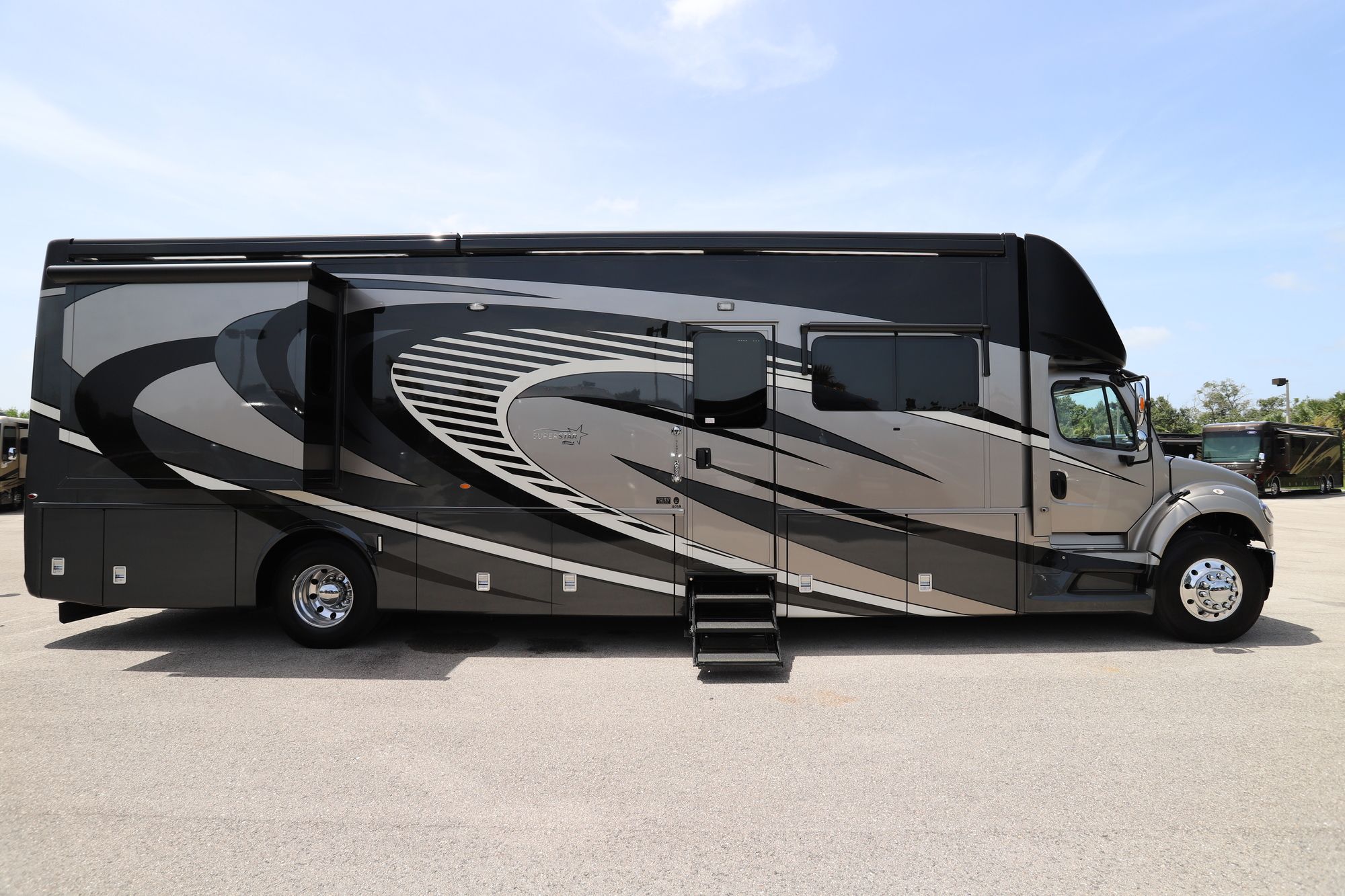 Used 2020 Newmar Super Star 4058 Super C  For Sale