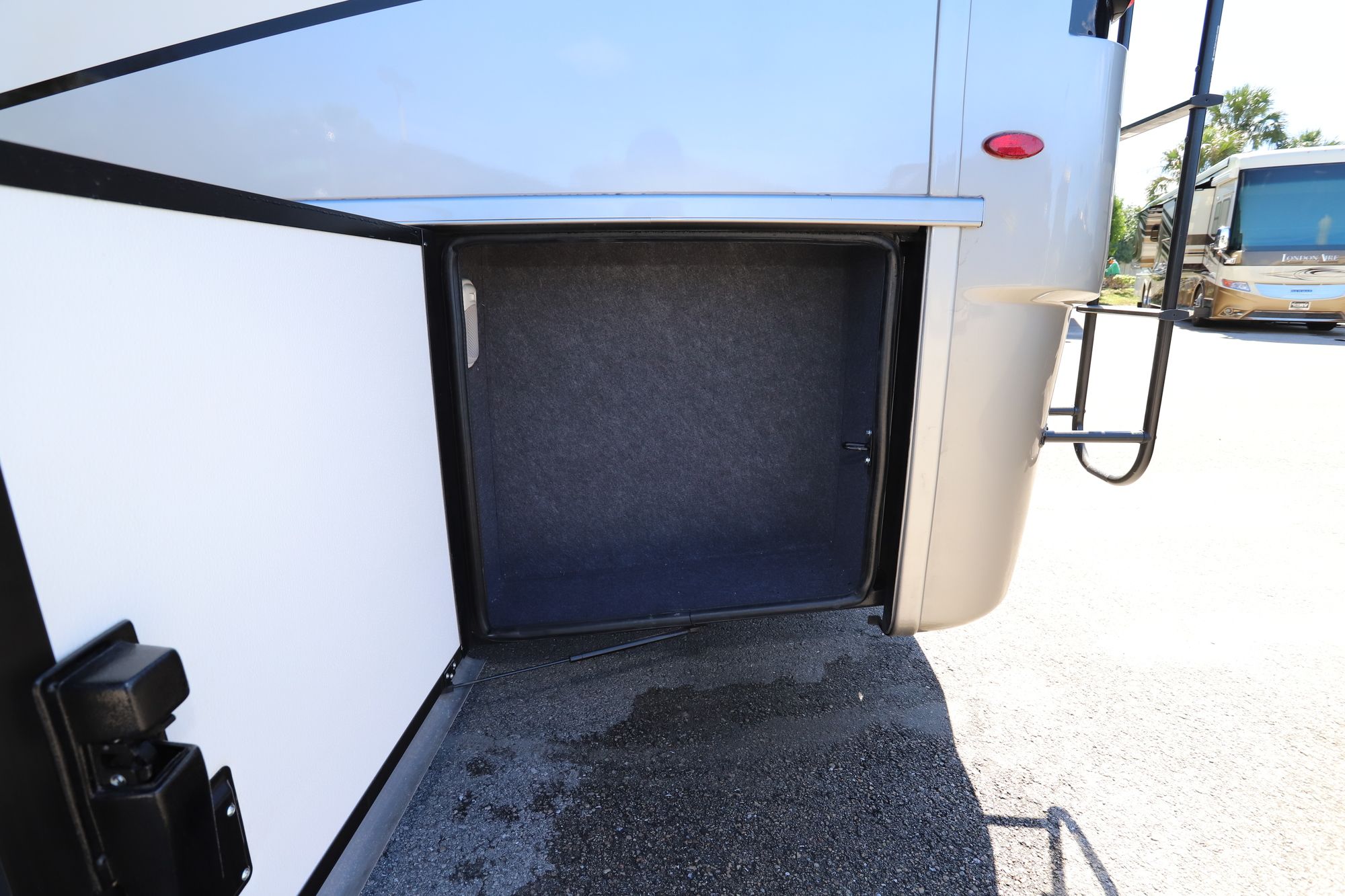 New 2021 Newmar Kountry Star 3709 Class A  For Sale