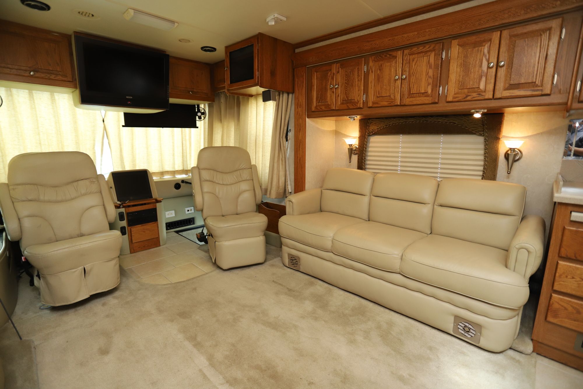 Used 2005 Tiffin Motor Homes Phaeton 40 QDH Class A  For Sale