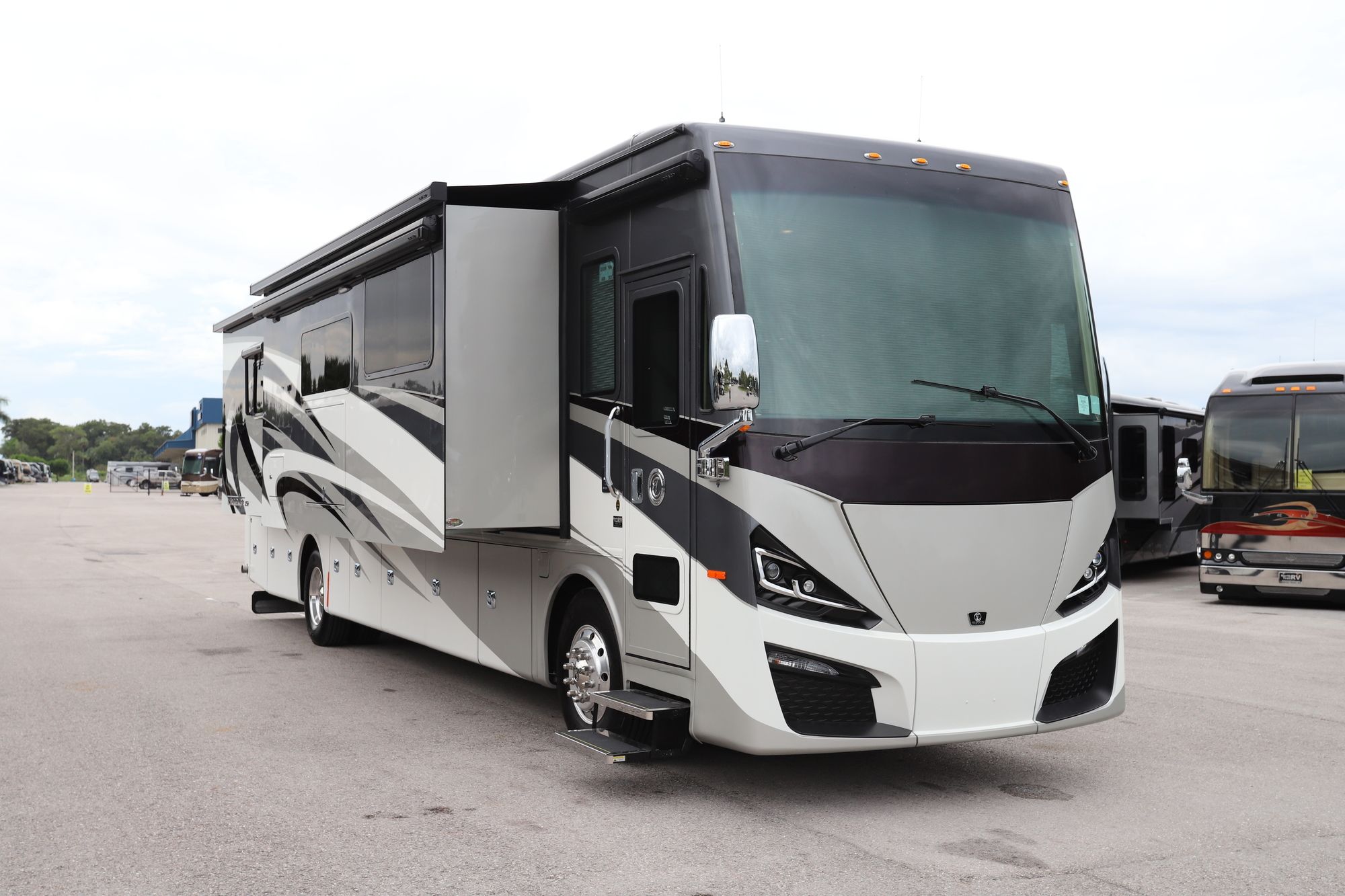 New 2021 Tiffin Motor Homes Phaeton 40IH Class A  For Sale