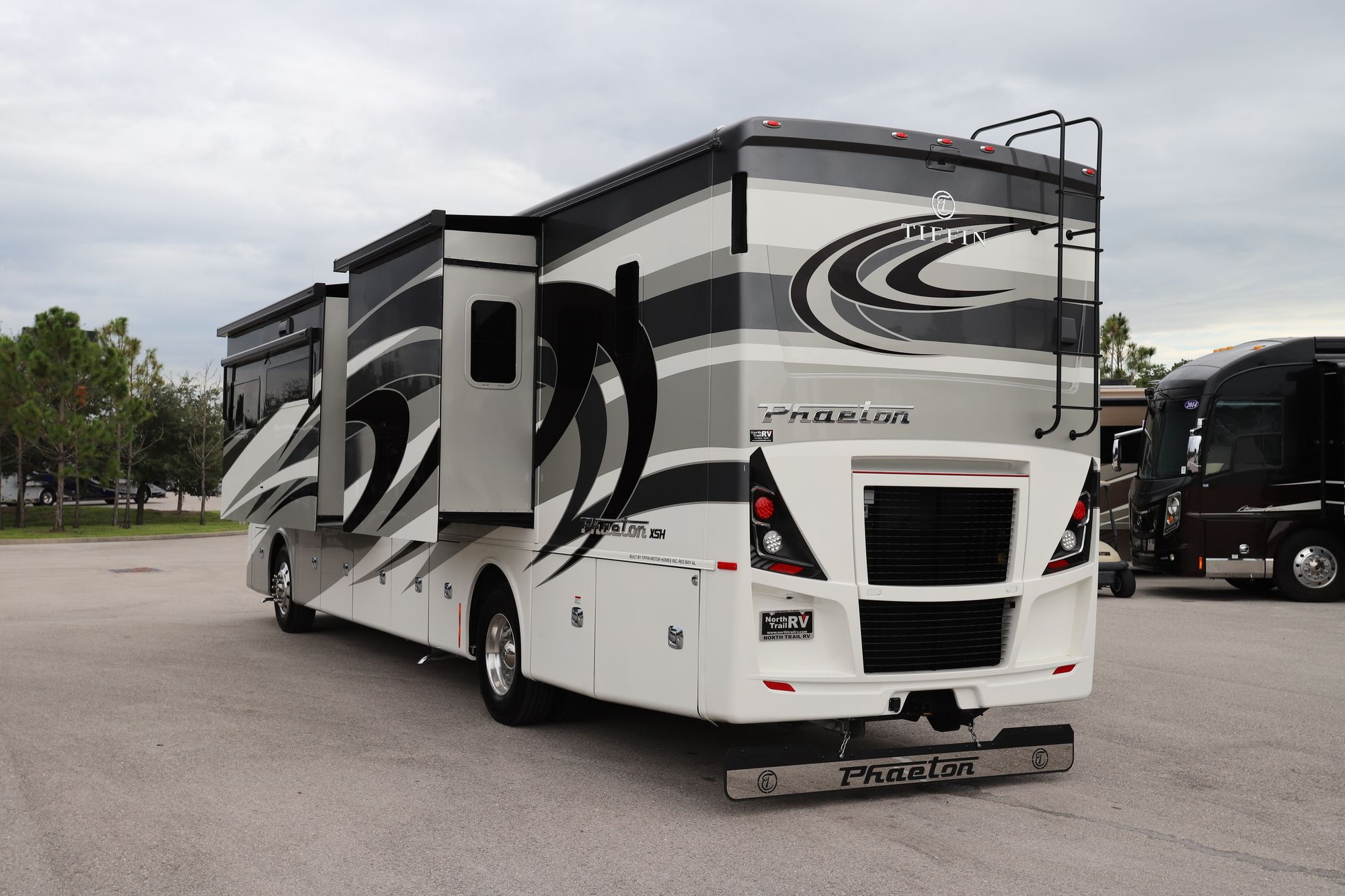 New 2021 Tiffin Motor Homes Phaeton 40IH Class A  For Sale