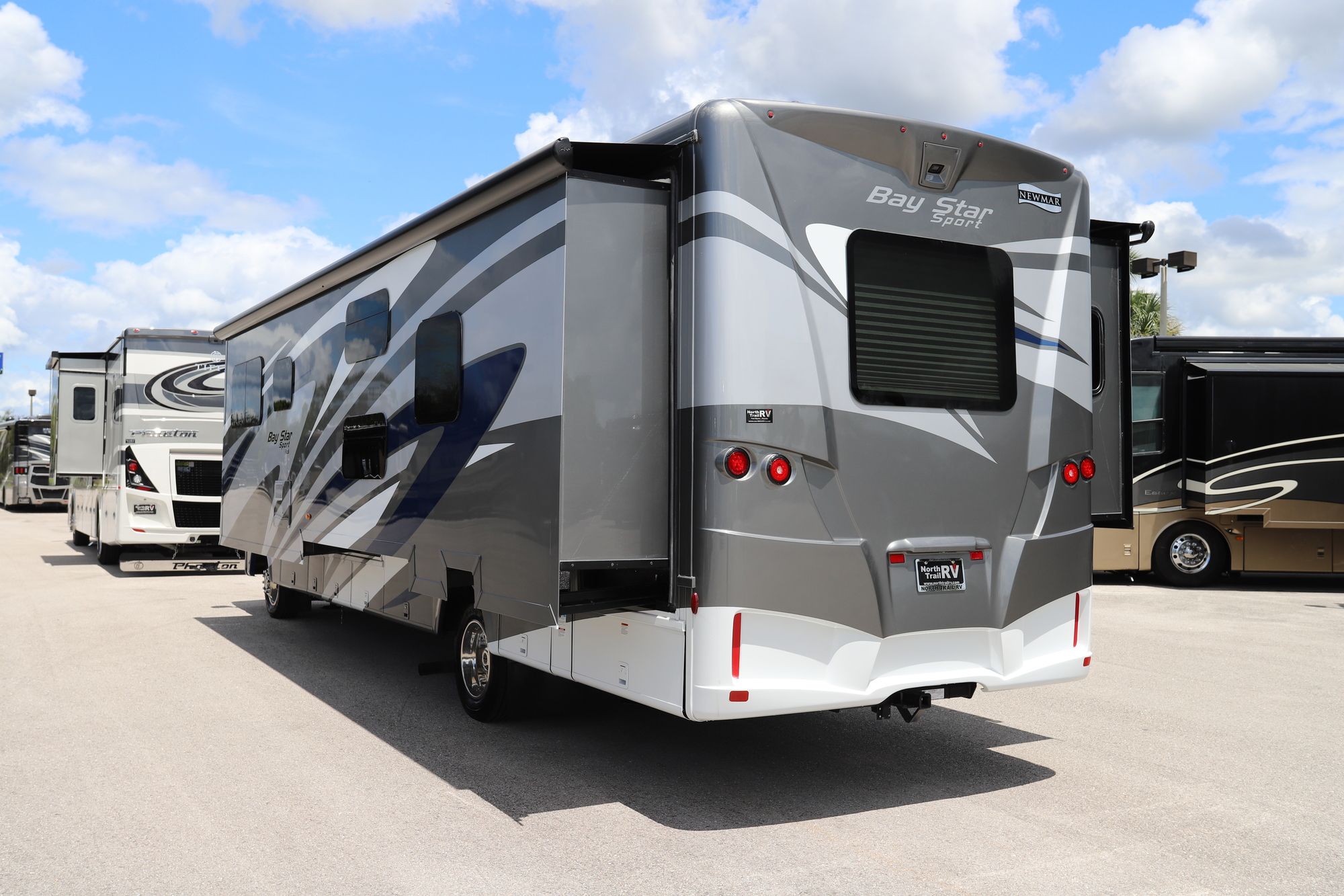 New 2021 Newmar Bay Star Sport 3315 Class A  For Sale