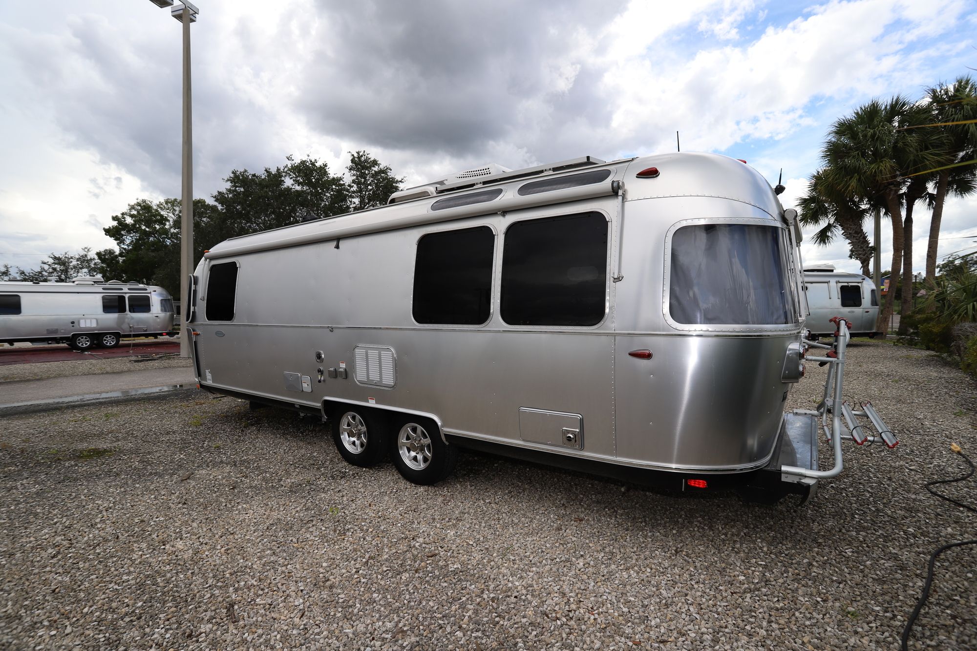 Used 2017 Airstream Flying Cloud 27FB Travel Trailer  For Sale