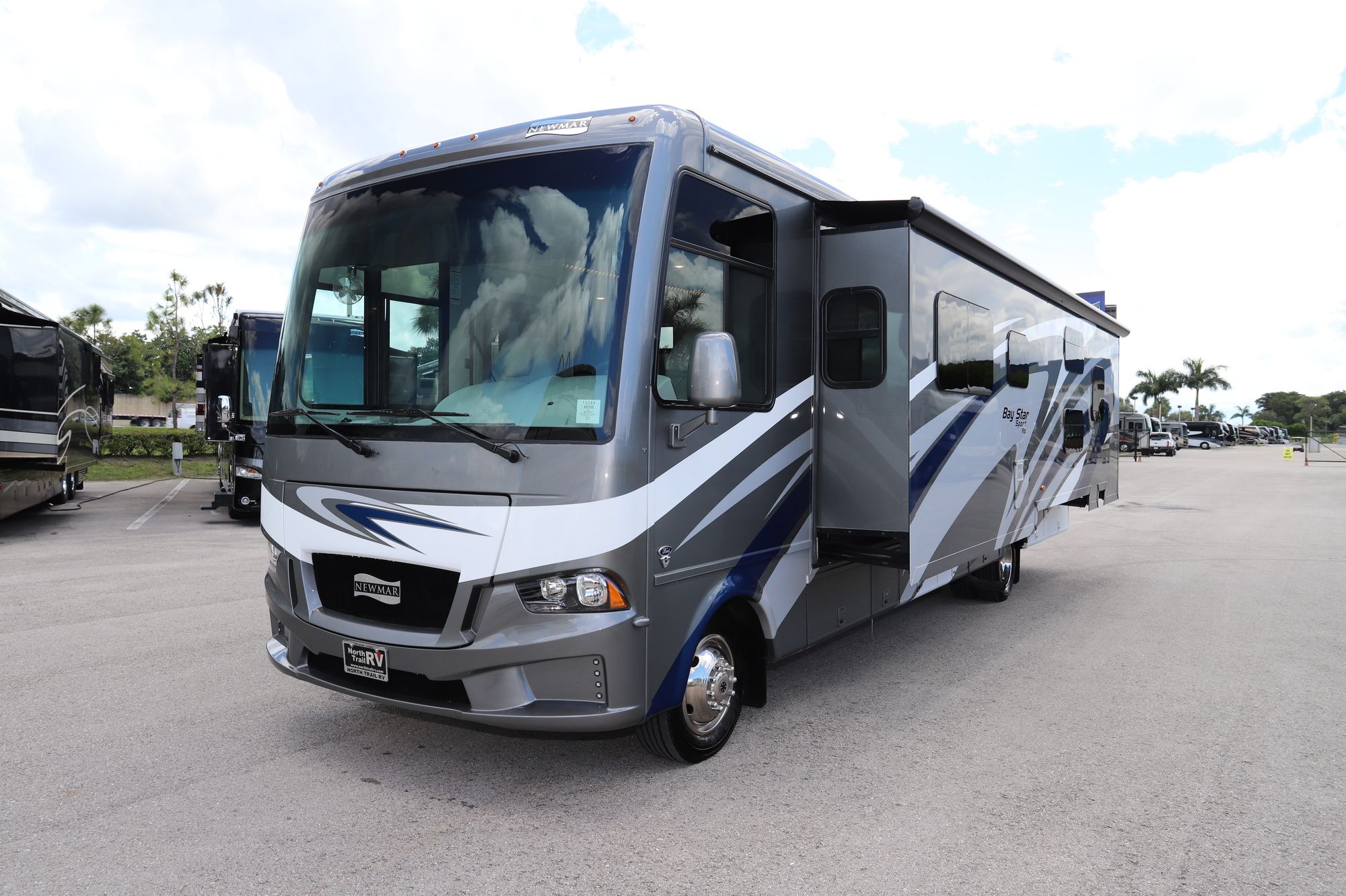 New 2021 Newmar Bay Star Sport 3315 Class A  For Sale