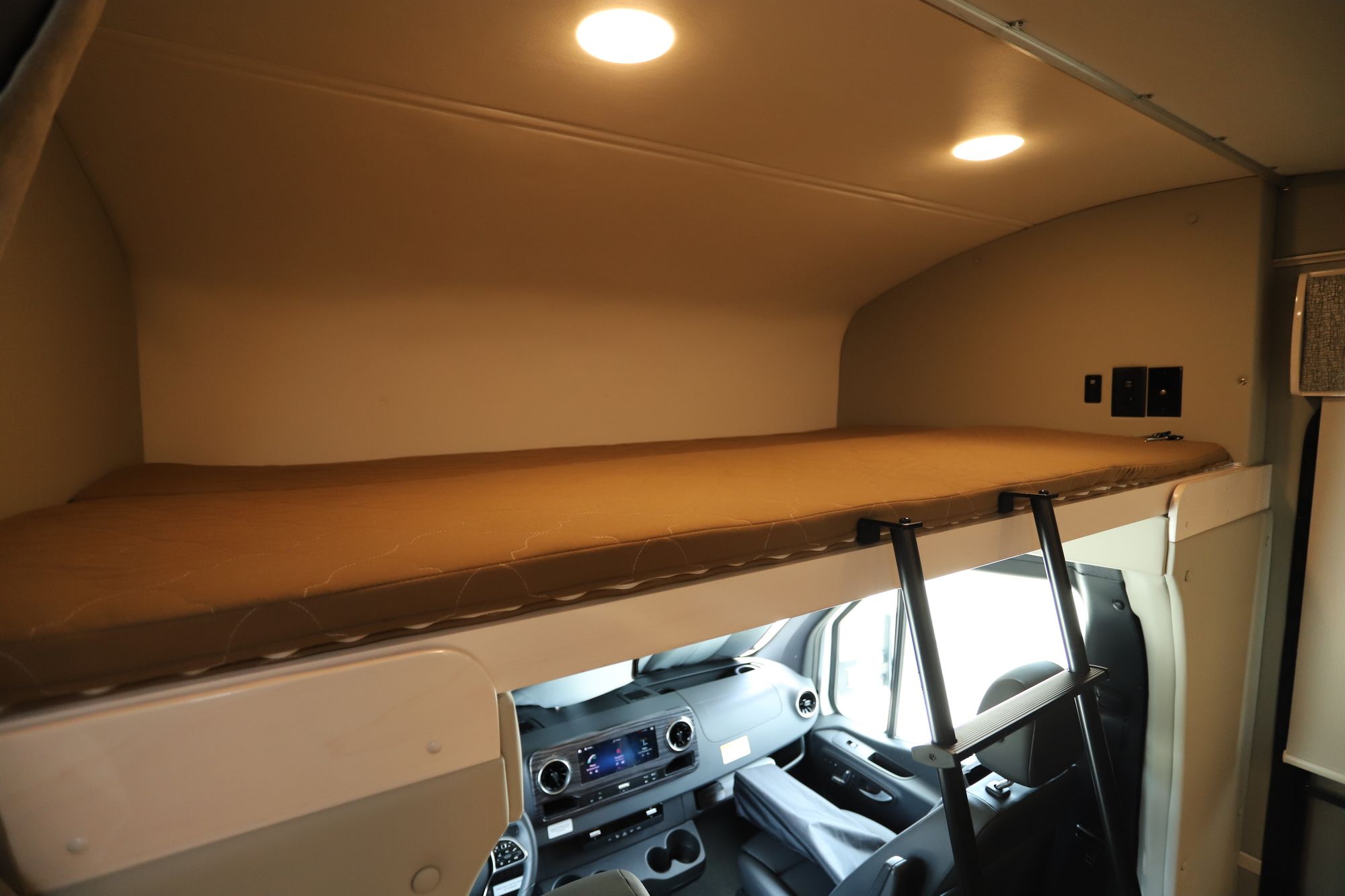 New 2021 Renegade Rv Vienna 25-V-RMC Class C  For Sale