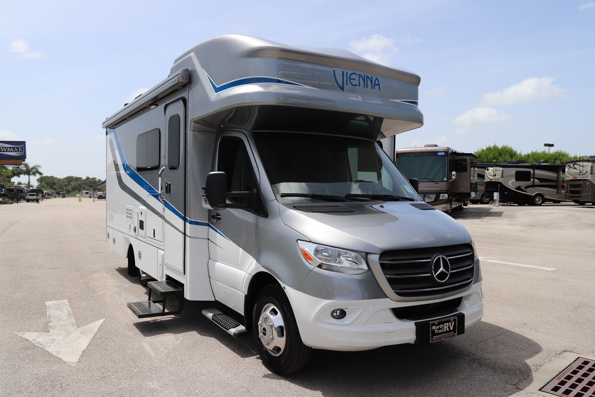 New 2021 Renegade Rv Vienna 25-V-RMC Class C  For Sale