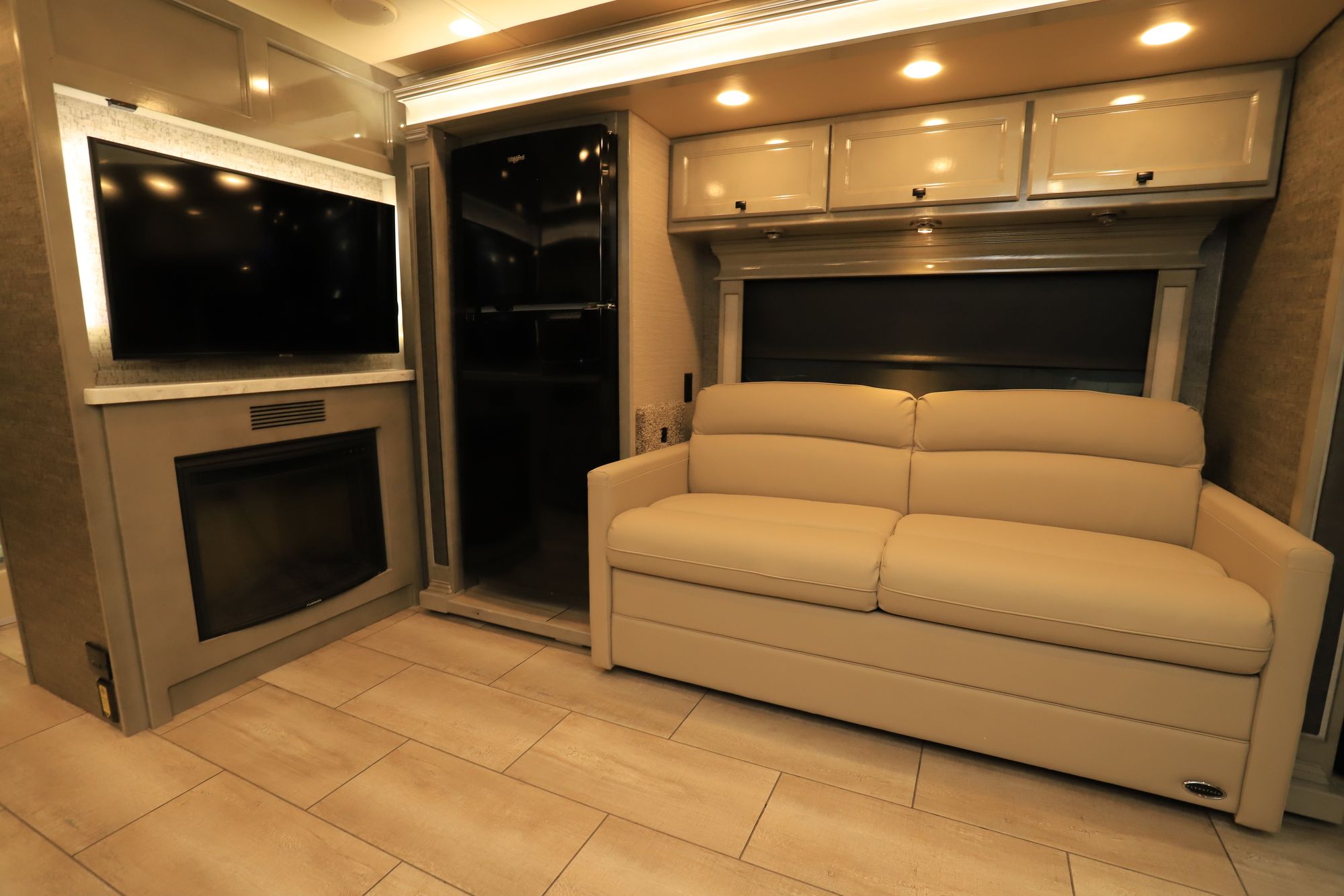 Used 2020 Tiffin Motor Homes Breeze 33BR Class A  For Sale