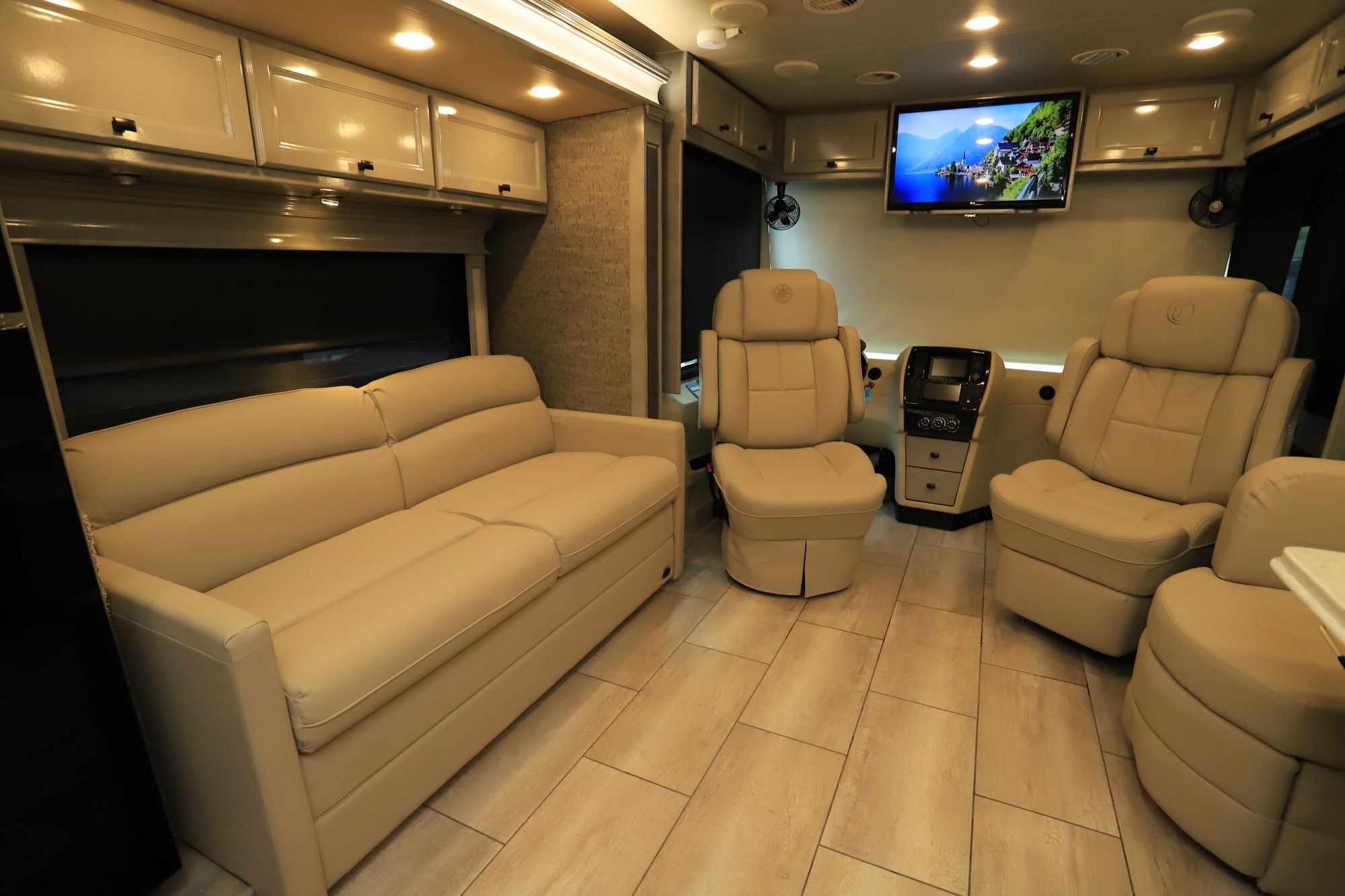 Used 2020 Tiffin Motor Homes Breeze 33BR Class A  For Sale