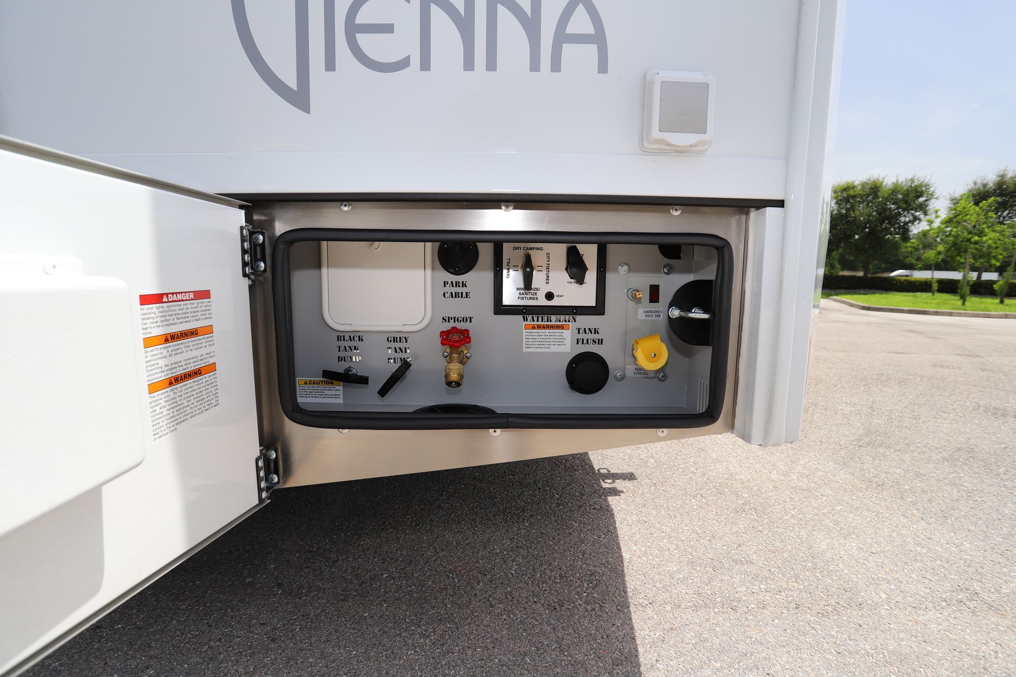 New 2021 Renegade Rv Vienna 25-V-RMC Class C  For Sale