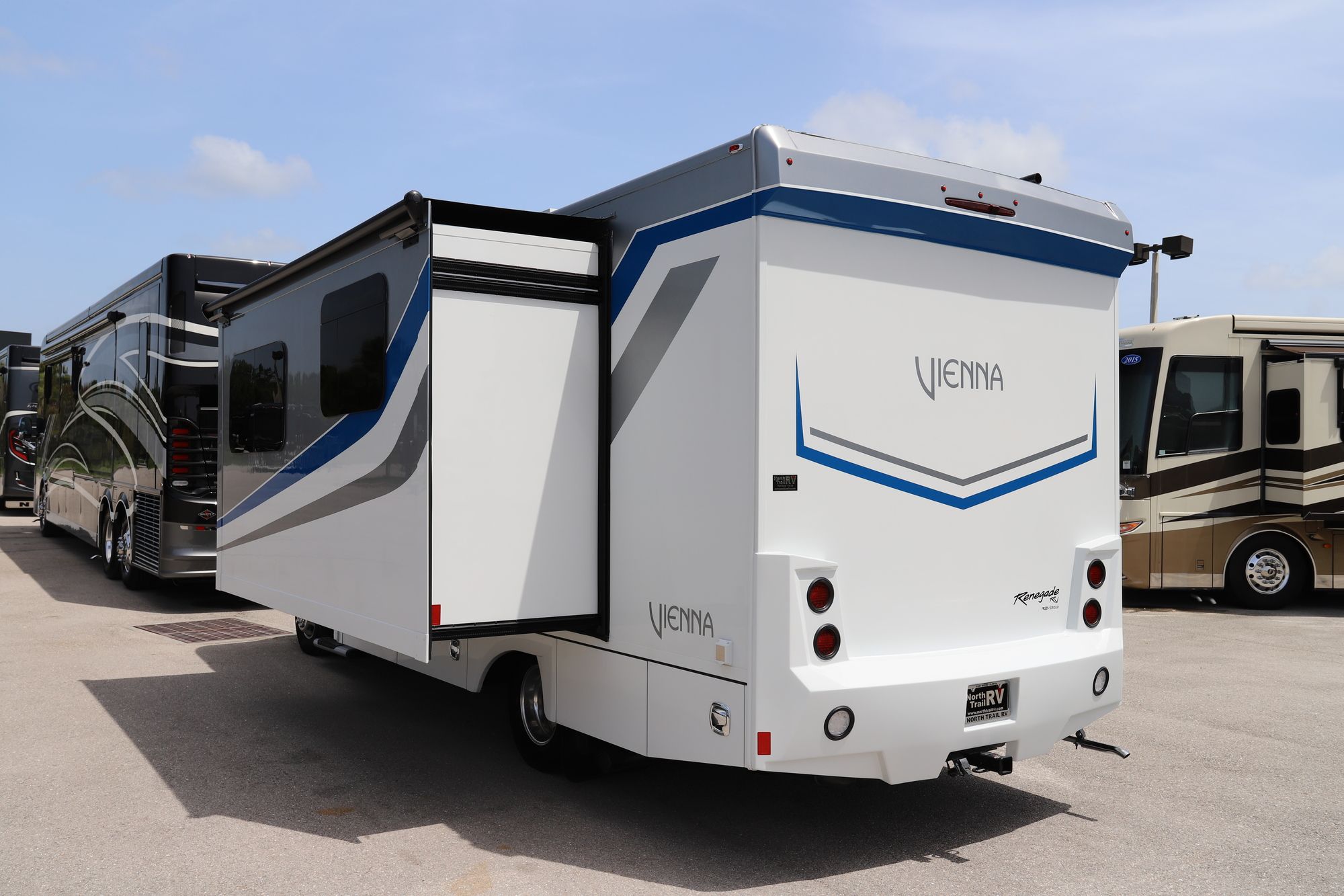 New 2021 Renegade Rv Vienna 25-V-RMC Class C  For Sale