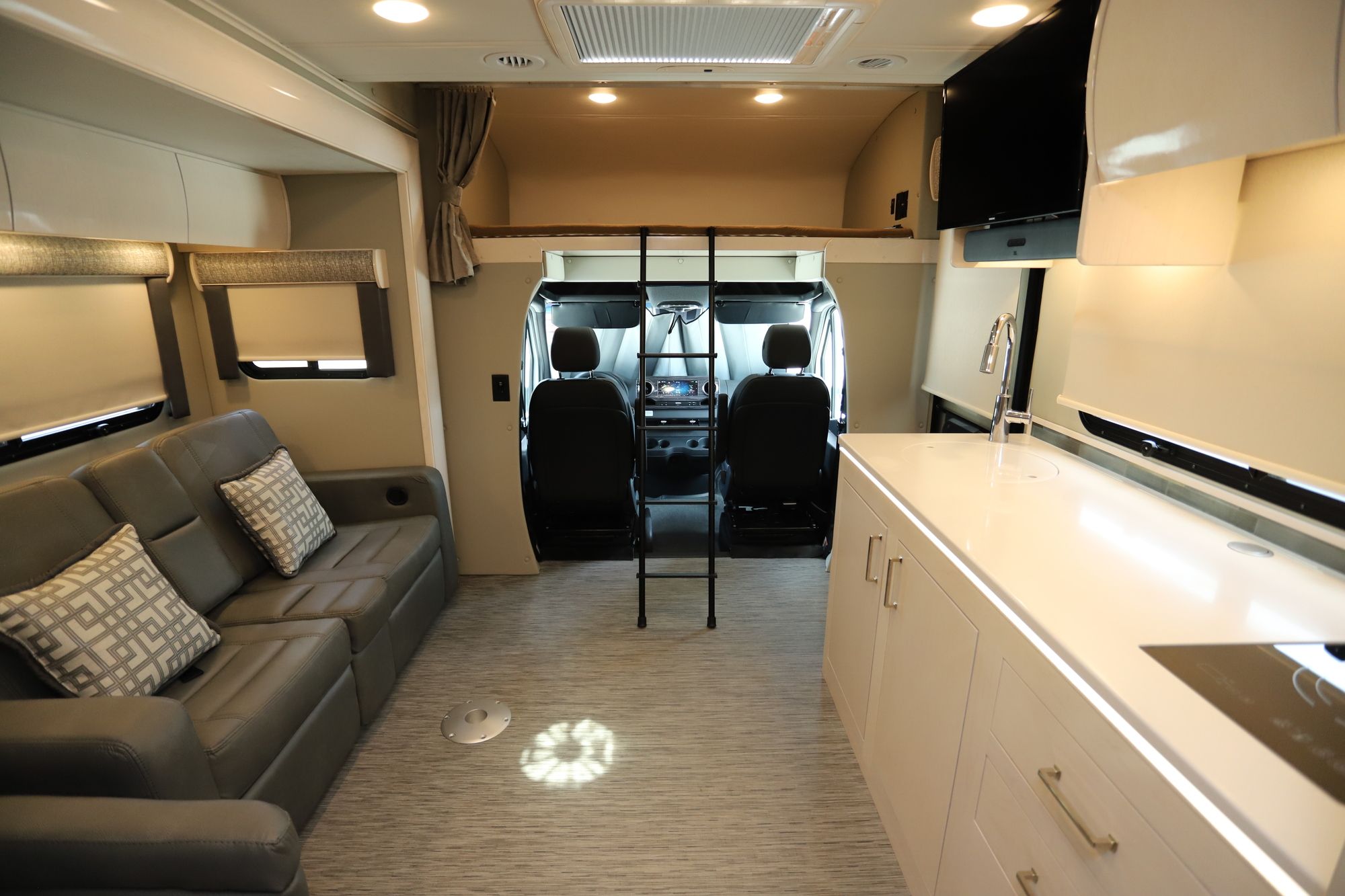 New 2021 Renegade Rv Vienna 25-V-RMC Class C  For Sale