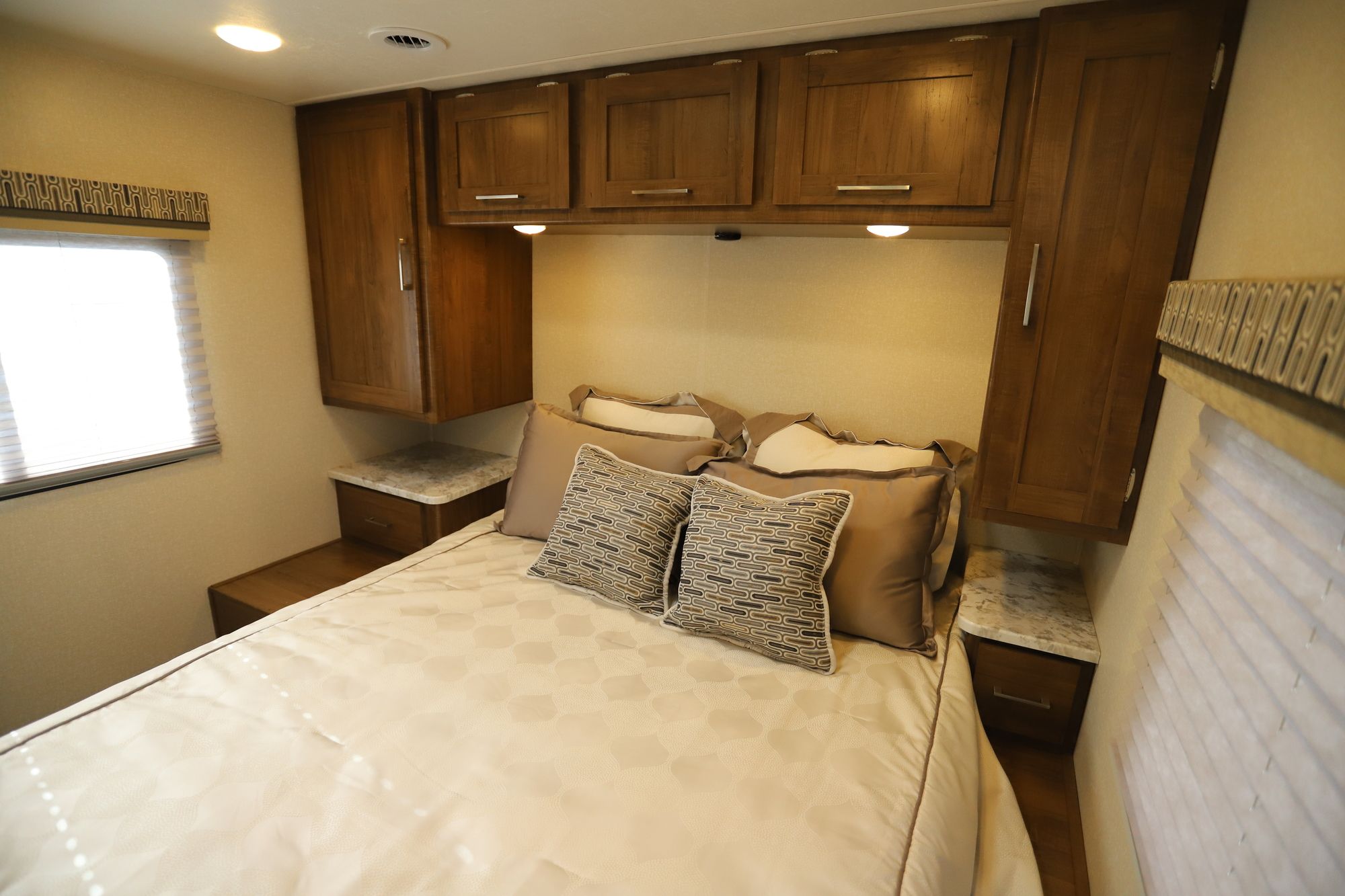 Used 2020 Coachmen Pursuit 27XPS Class A  For Sale