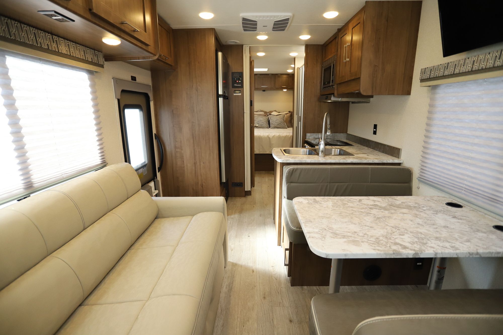 Used 2020 Coachmen Pursuit 27XPS Class A  For Sale