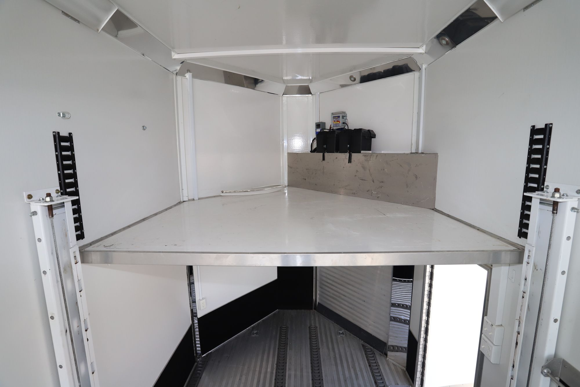 Used 2015 Renegade Rv Stacker 25 V NOSE Co  For Sale