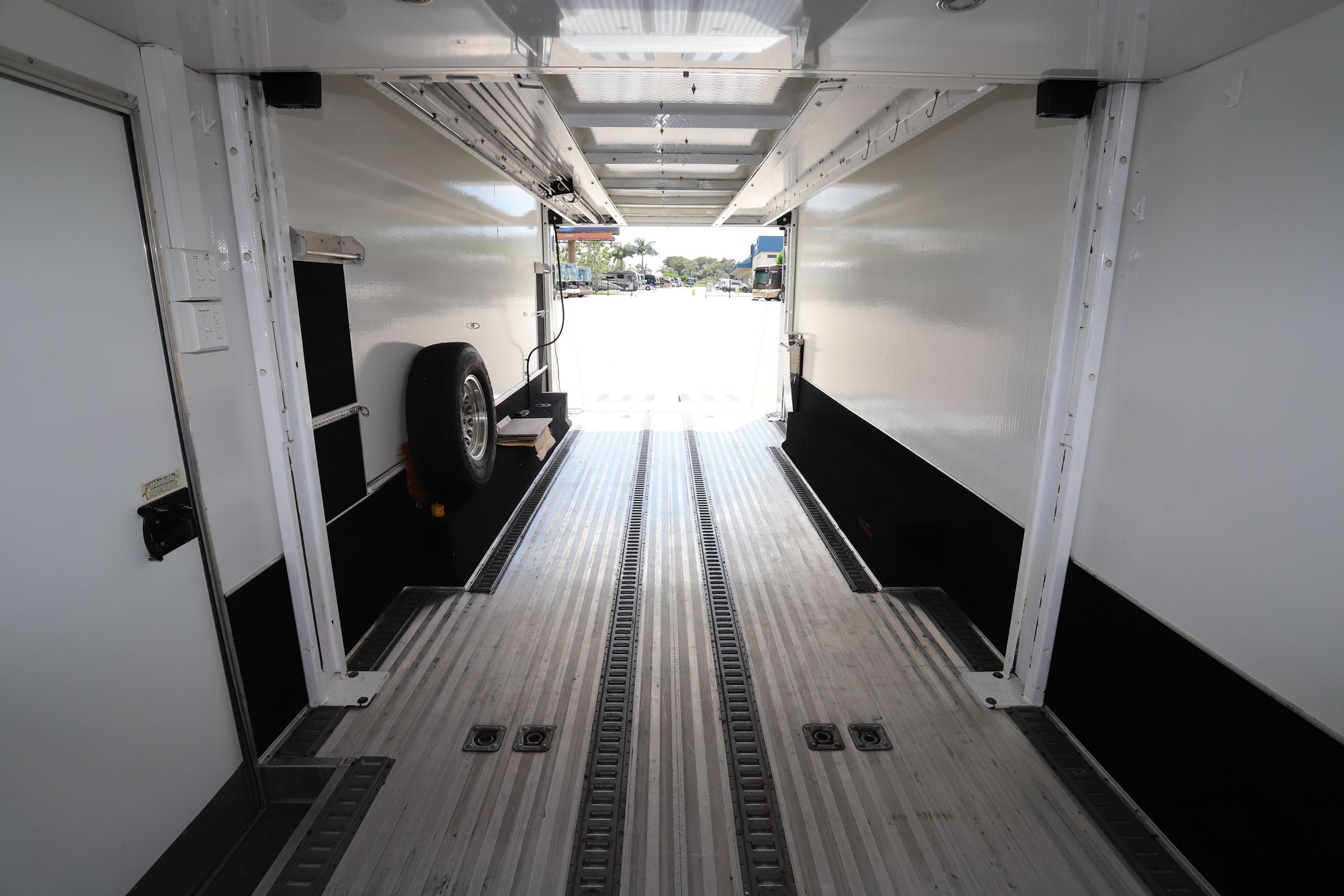 Used 2015 Renegade Rv Stacker 25 V NOSE Co  For Sale