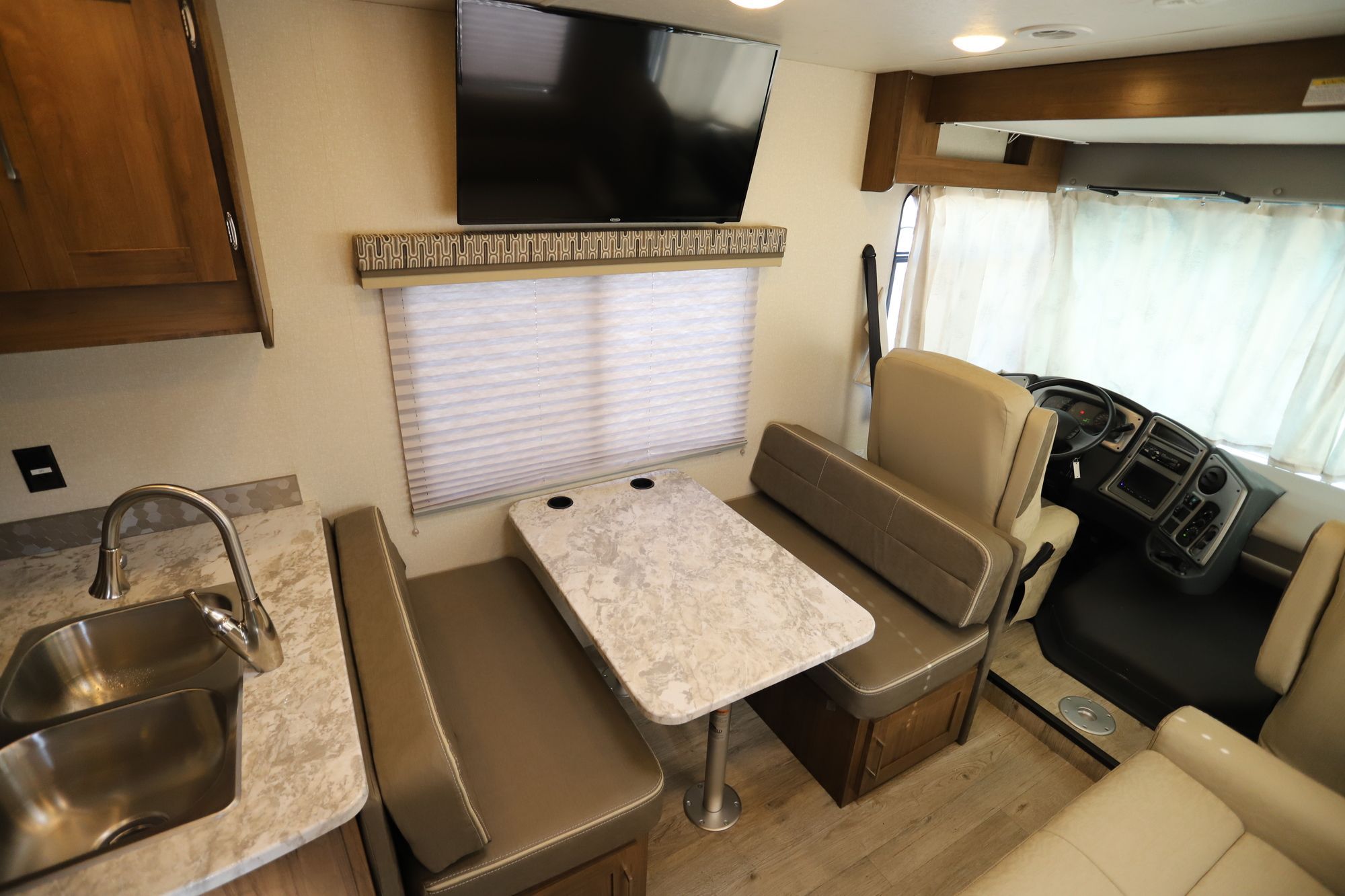 Used 2020 Coachmen Pursuit 27XPS Class A  For Sale