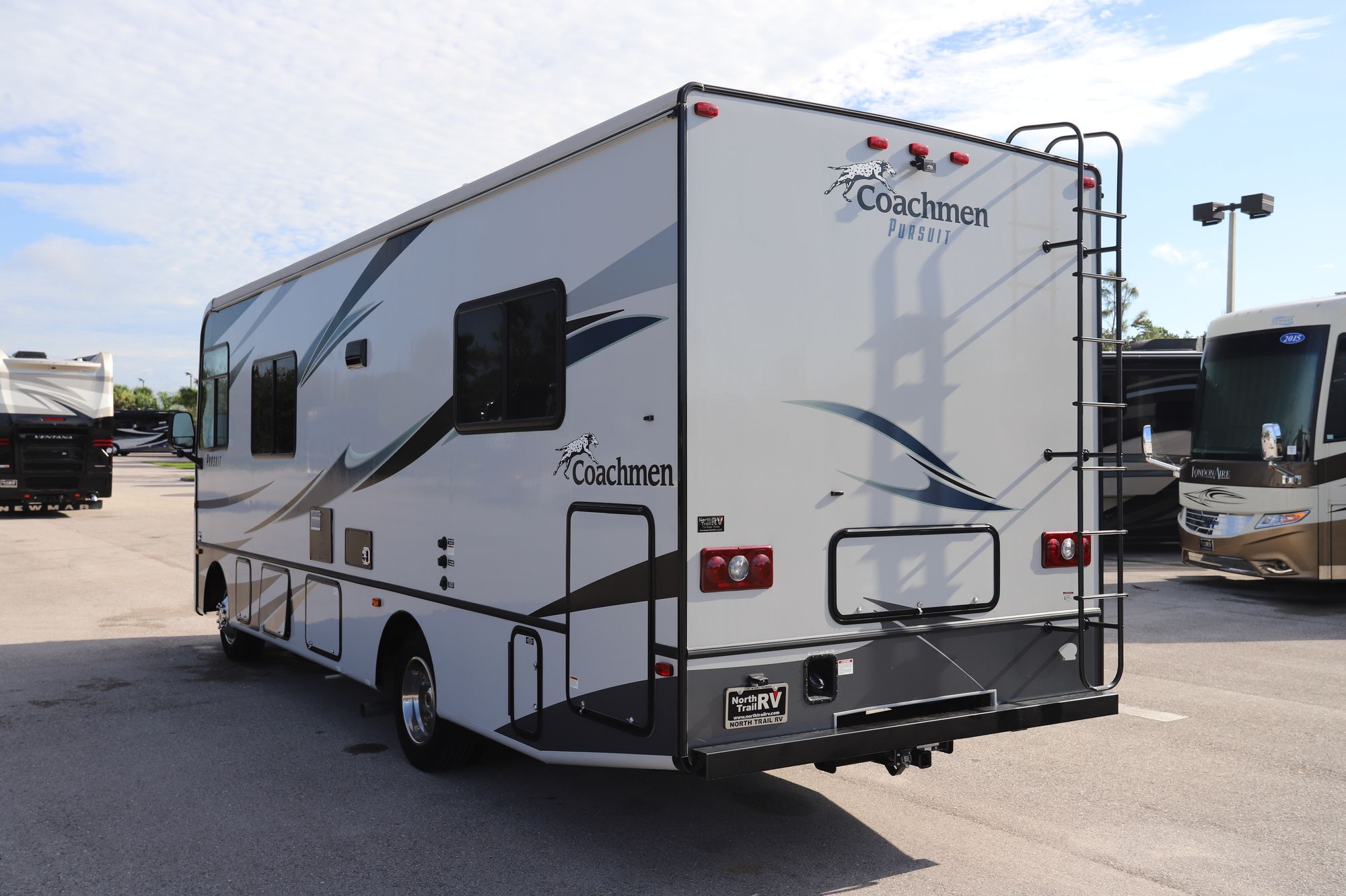 Used 2020 Coachmen Pursuit 27XPS Class A  For Sale