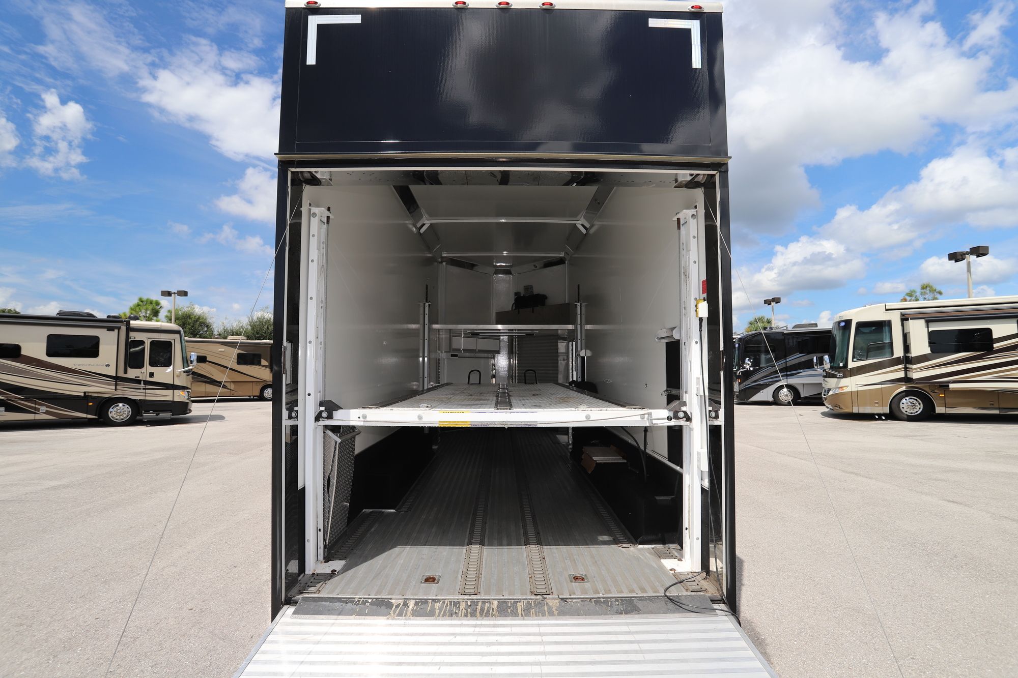 Used 2015 Renegade Rv Stacker 25 V NOSE Co  For Sale